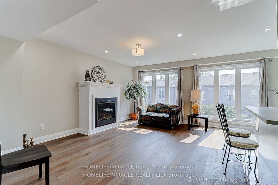 688A Midland Avenue — photograph 4