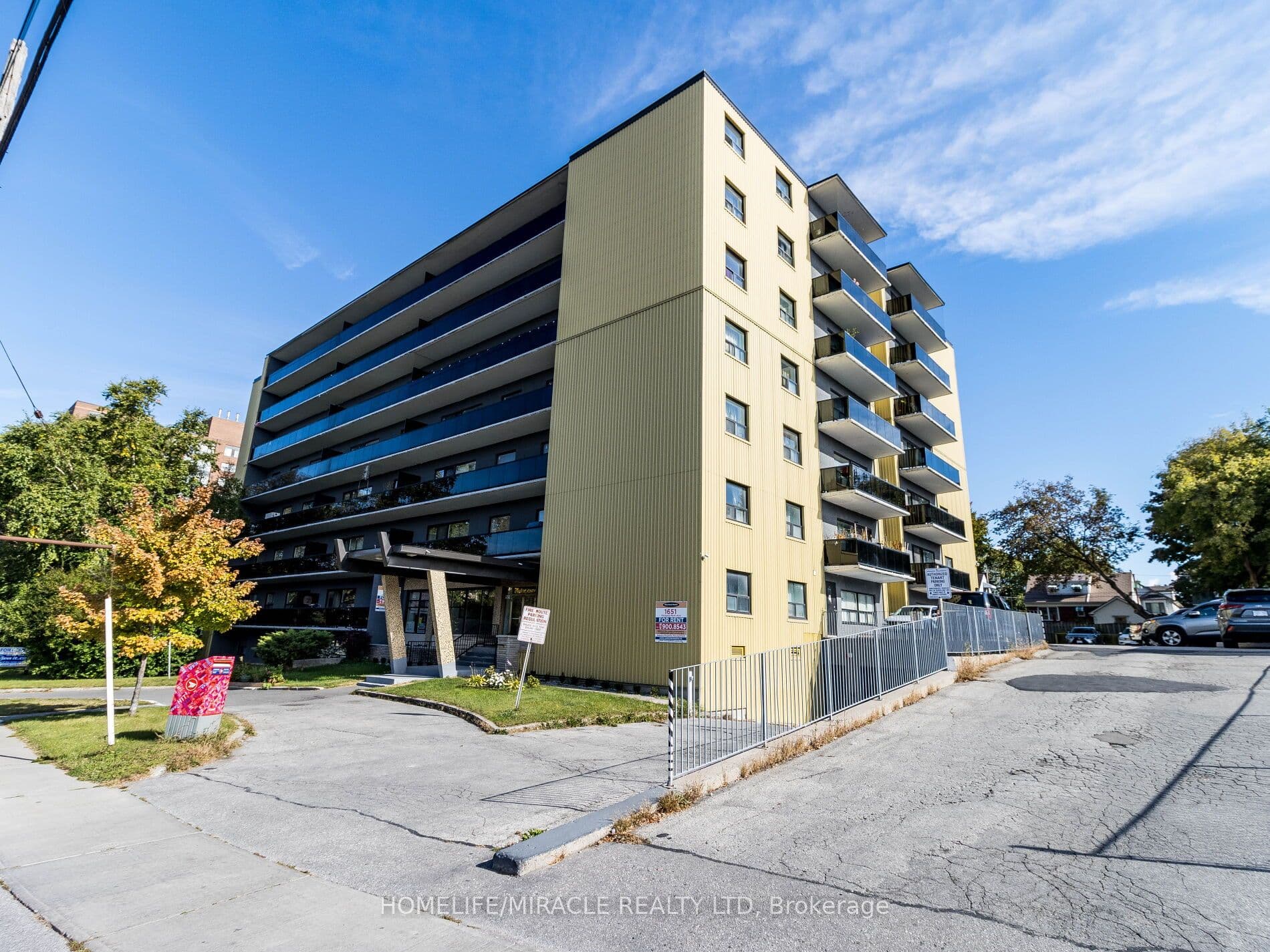 1651 Victoria Pk Avenue #802 — photograph 3