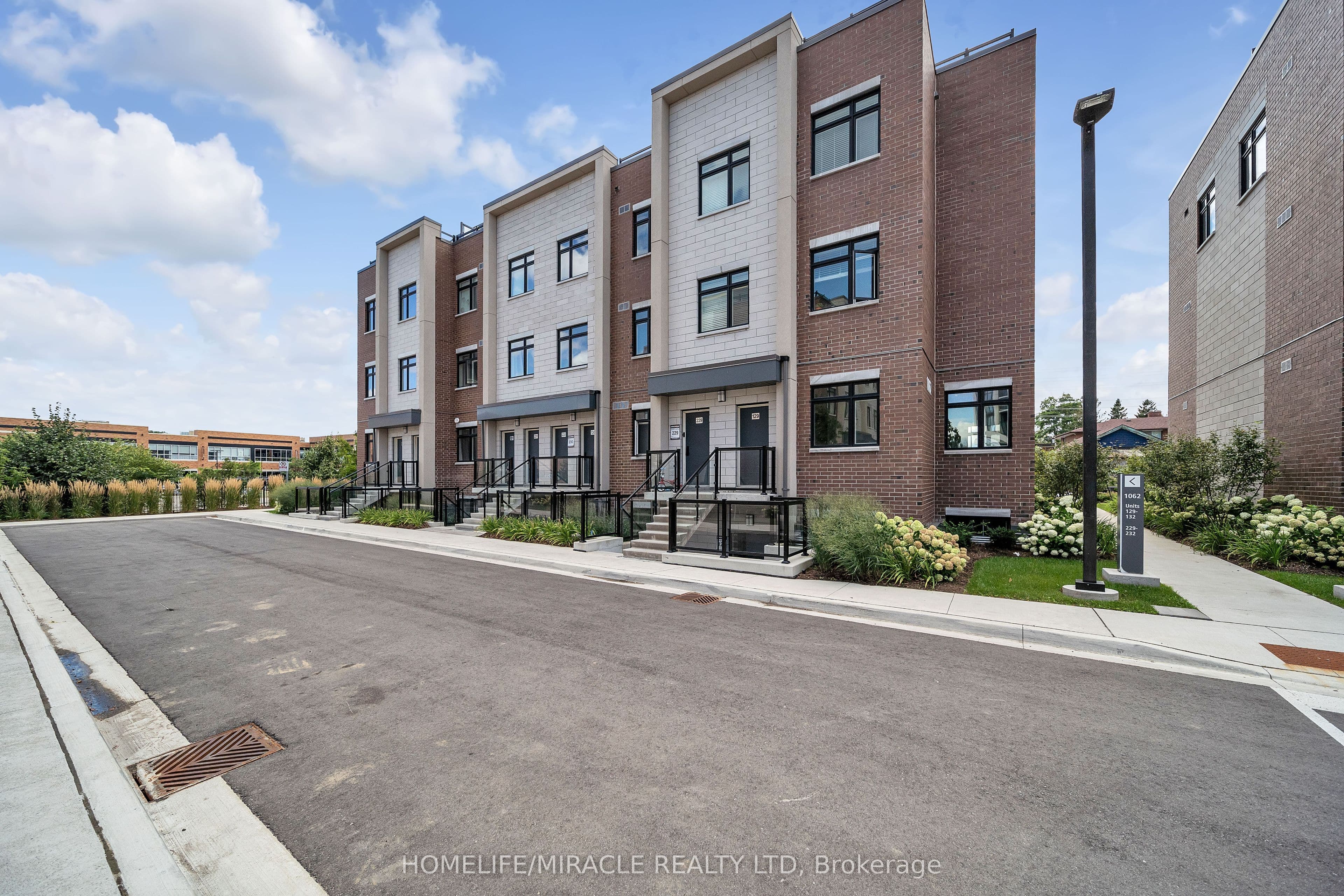 1062 Douglas Mccurdy #230 — photograph 3