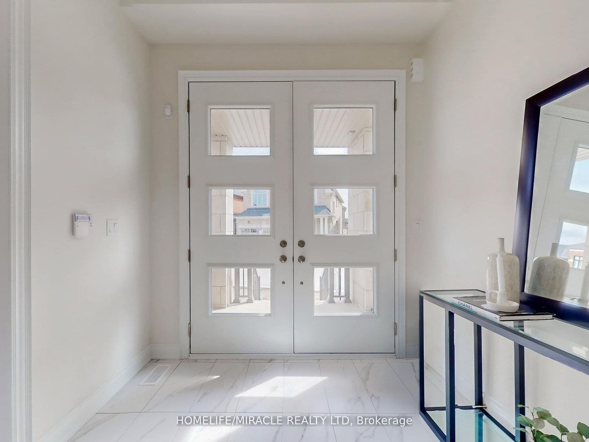25 Joiner Circle — photograph 2