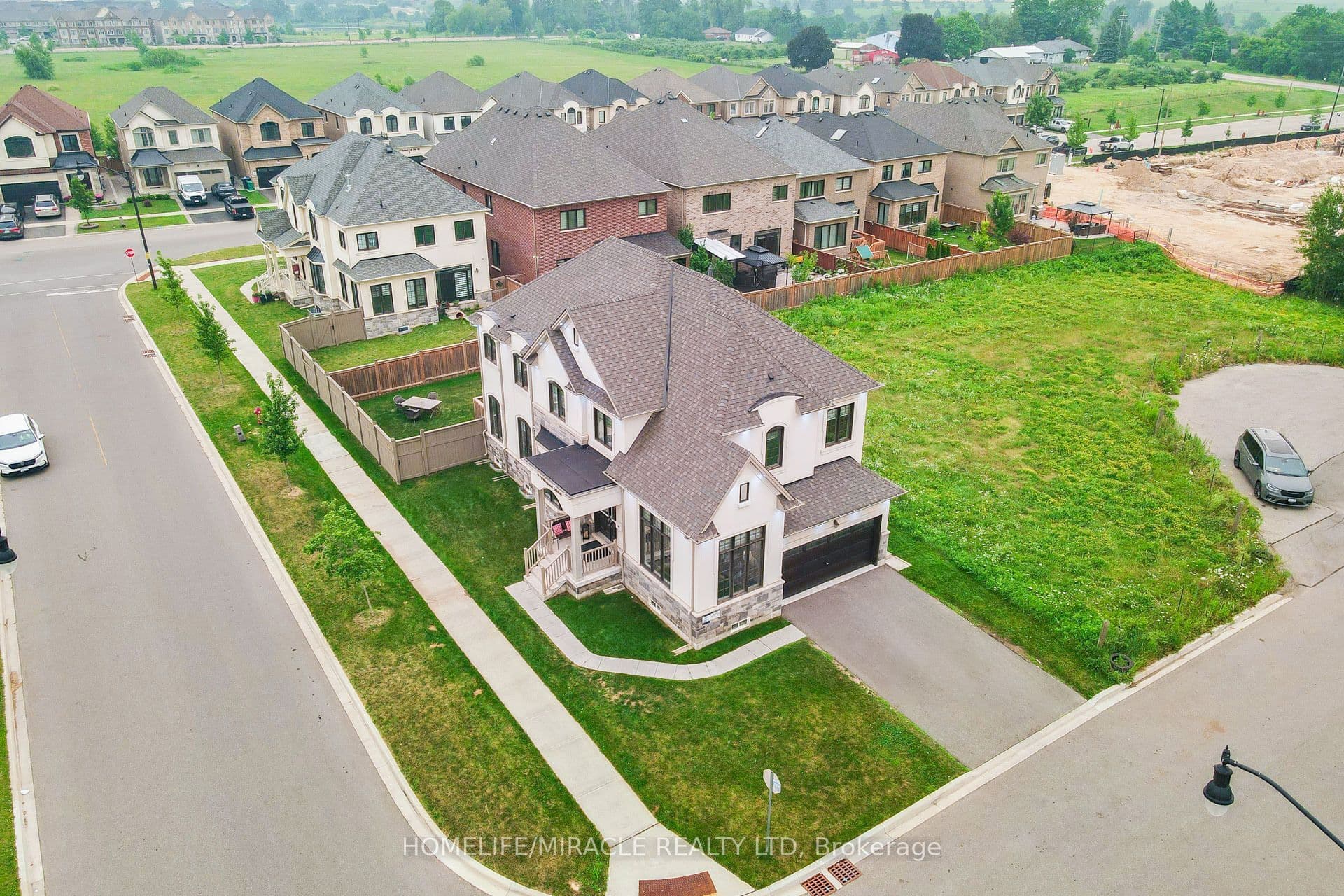 4 Vineyard Drive — photograph 2