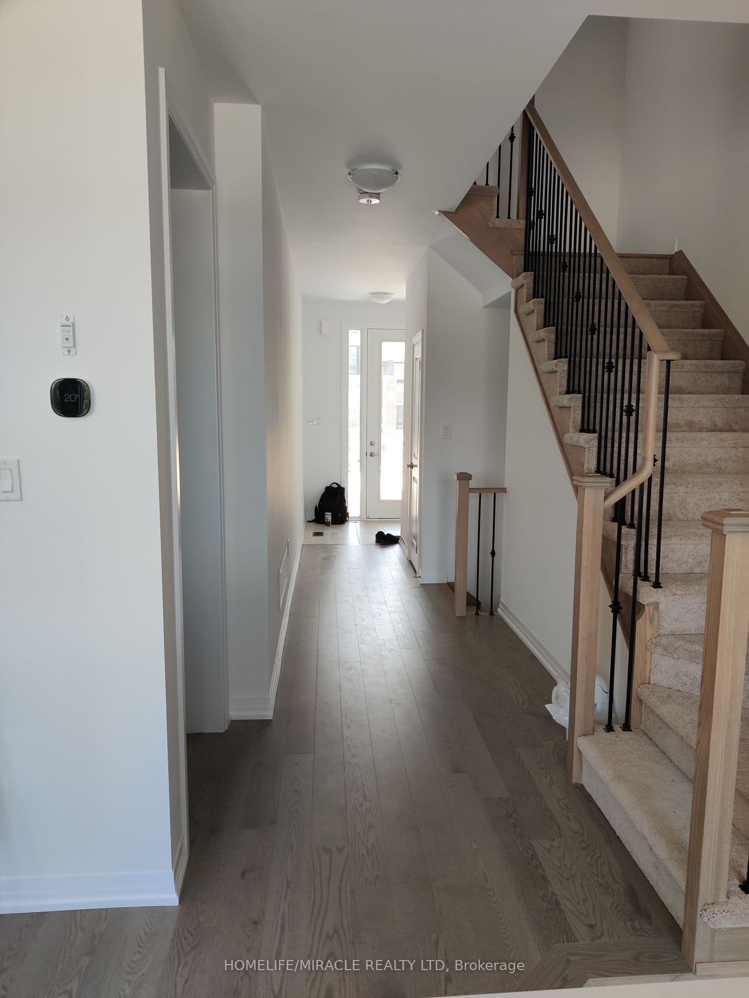 451 Jack Wilford Way — photograph 2