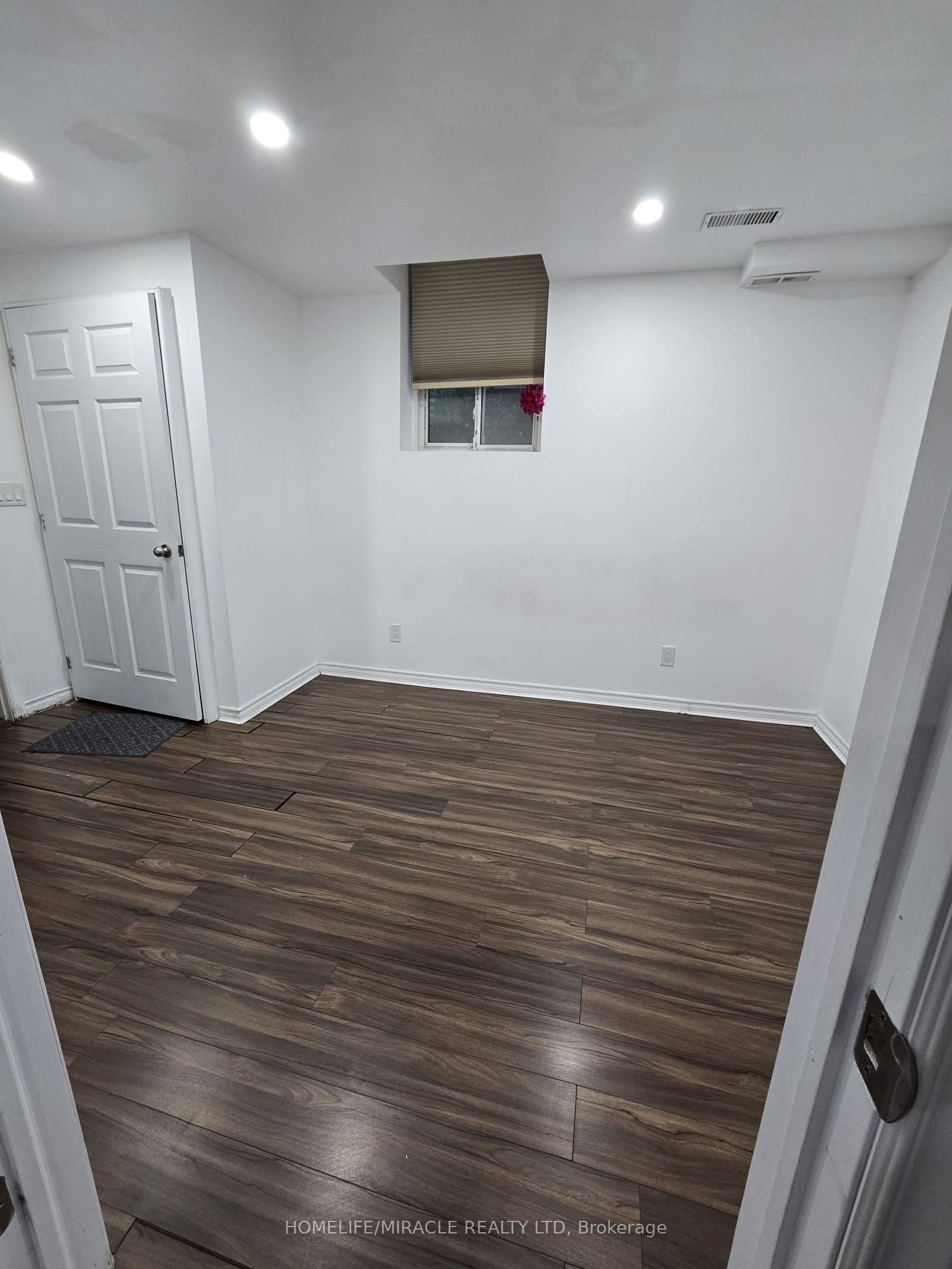 21 Chalkfarm Crescent #Basement — photograph 4