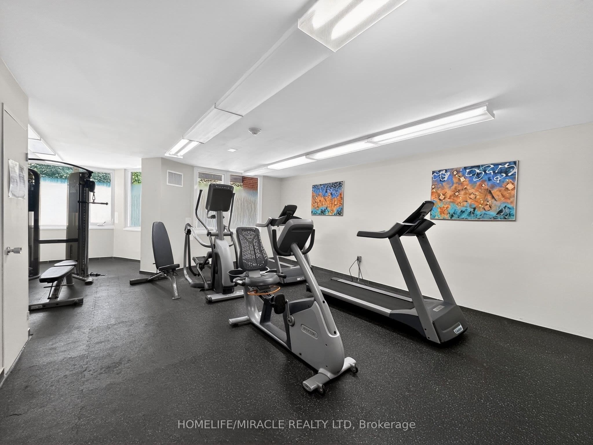 1580 Mississauga valley Boulevard #412 — photograph 4