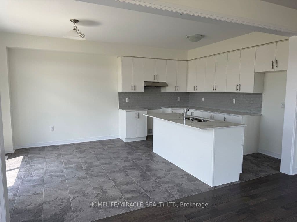 40 Turnbull Drive — photograph 4