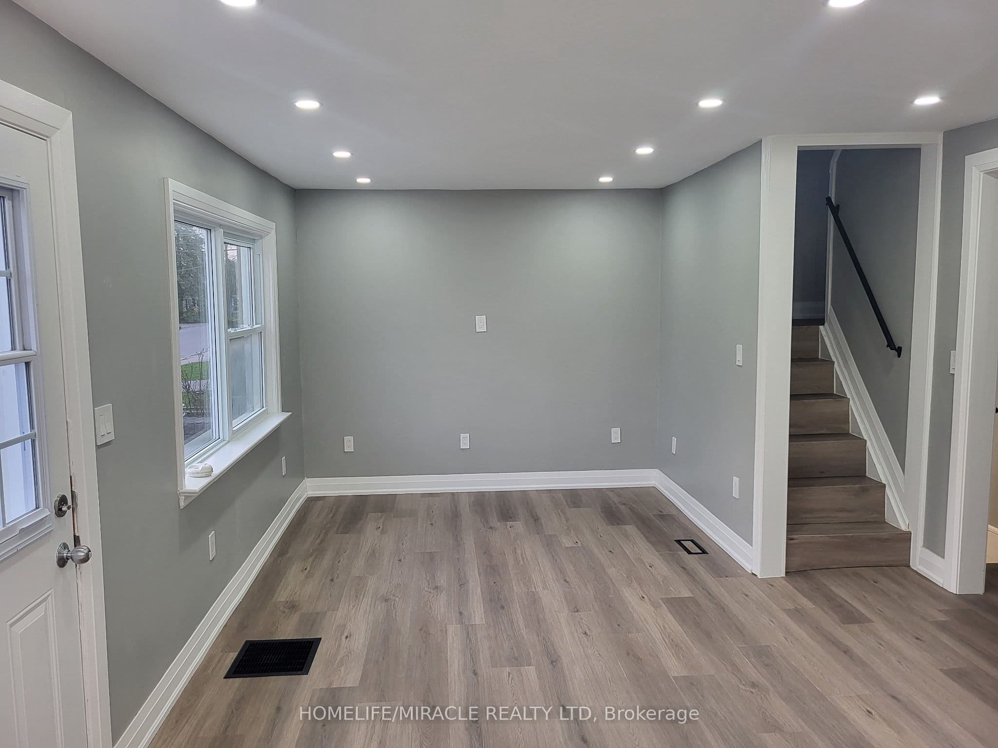 254 Margaret Street — photograph 2