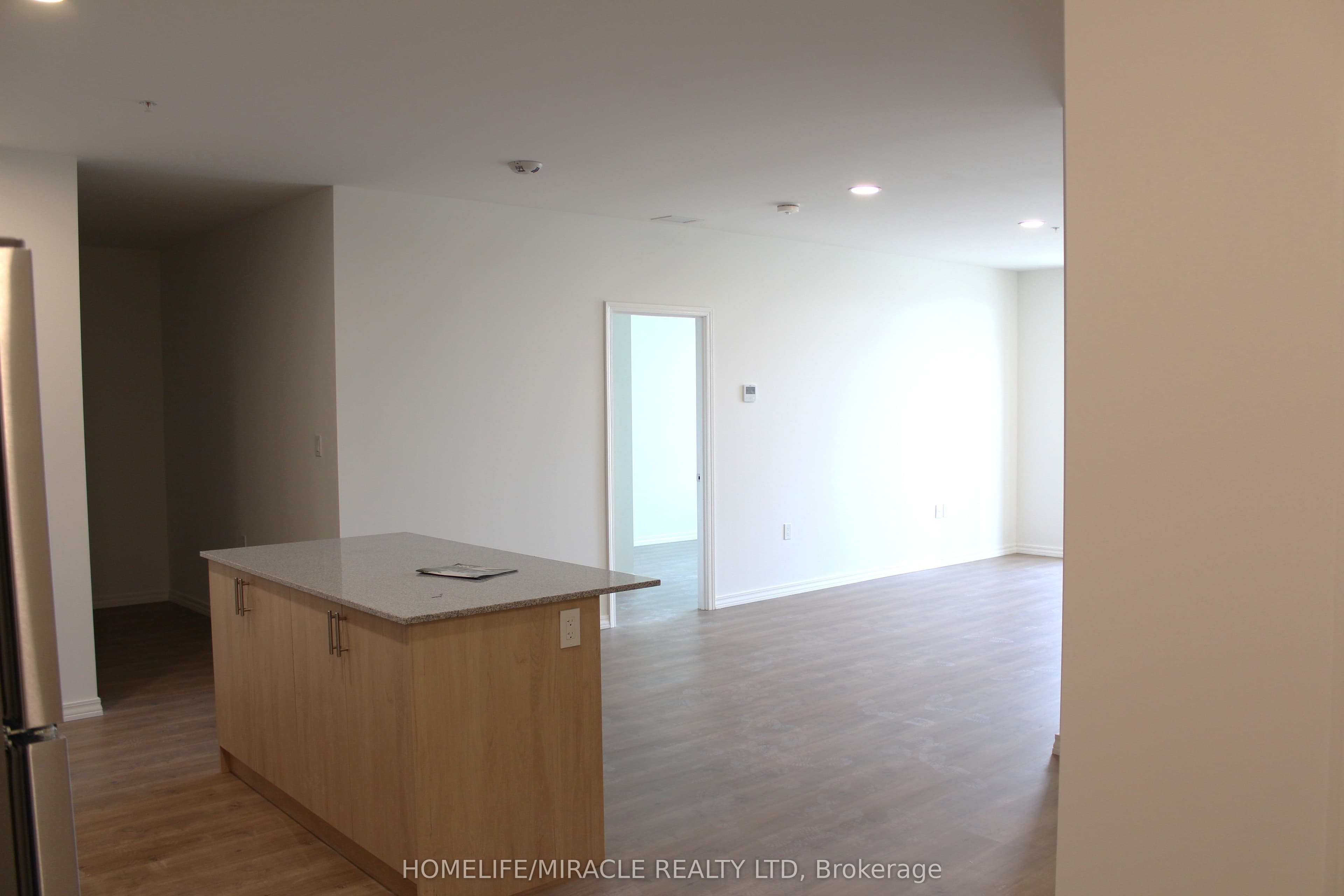 1098 Paisley Road #613 — photograph 3