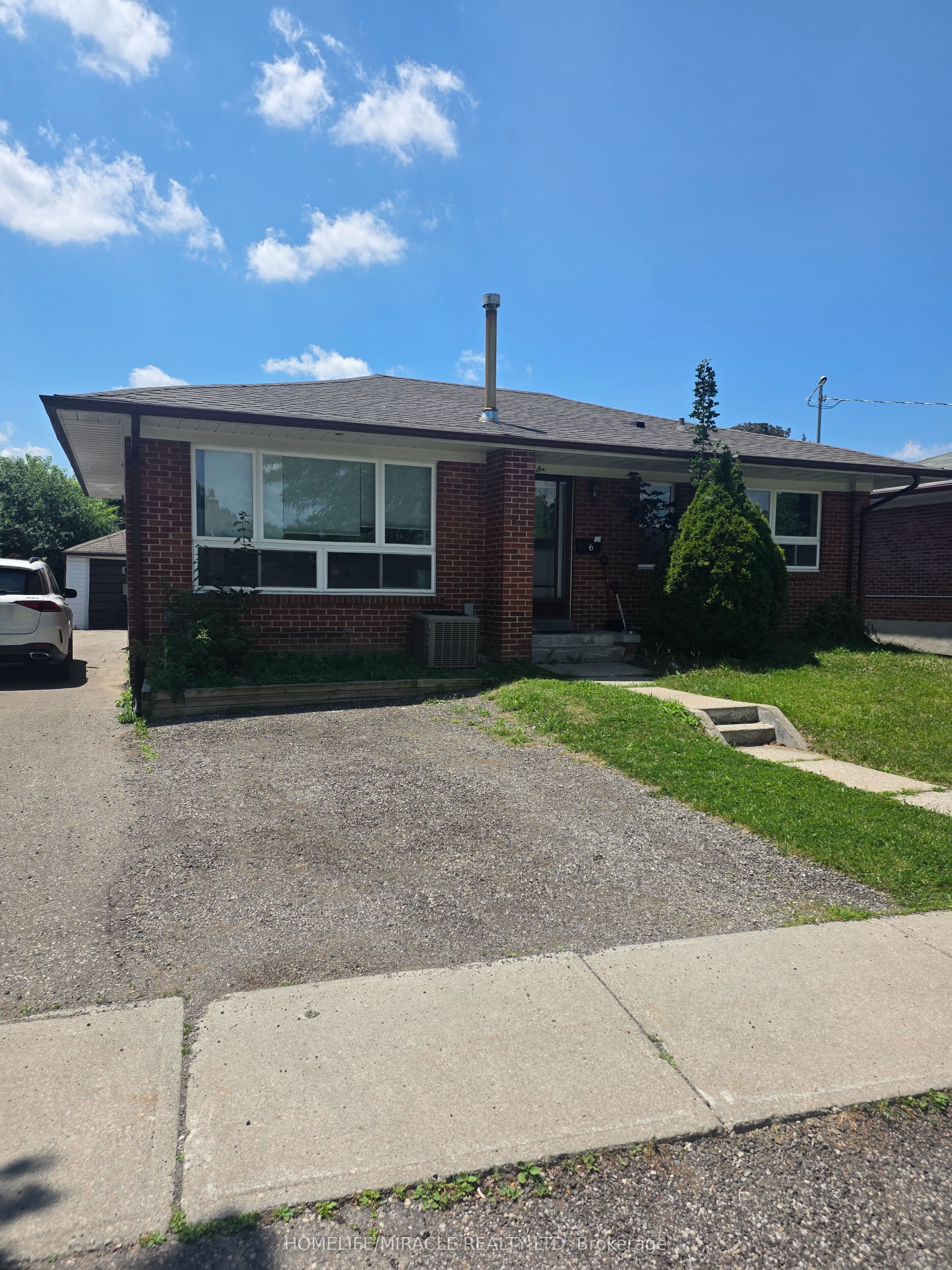 6 Sterne Avenue — featured photograph