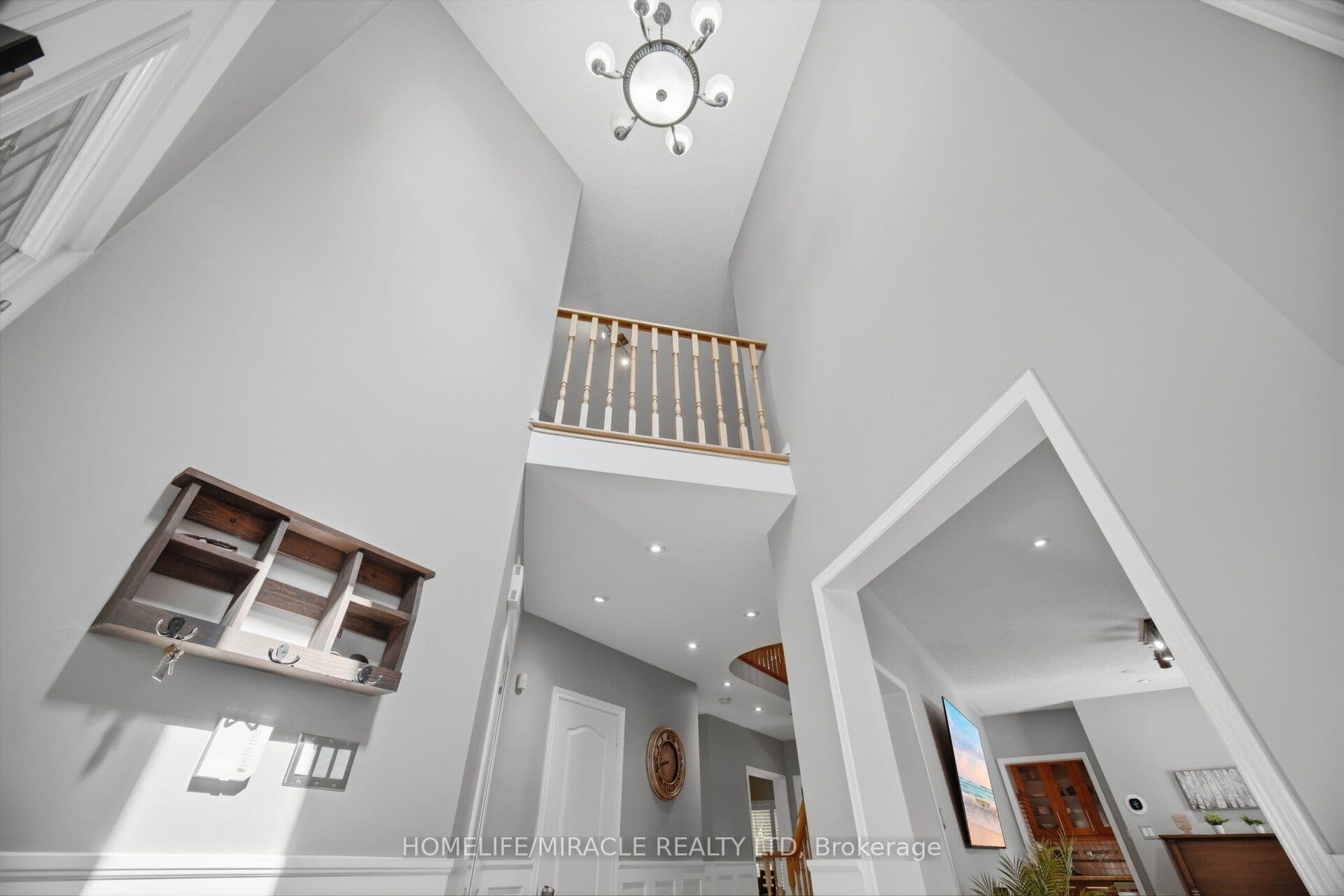 6089 Carradine Court — photograph 5