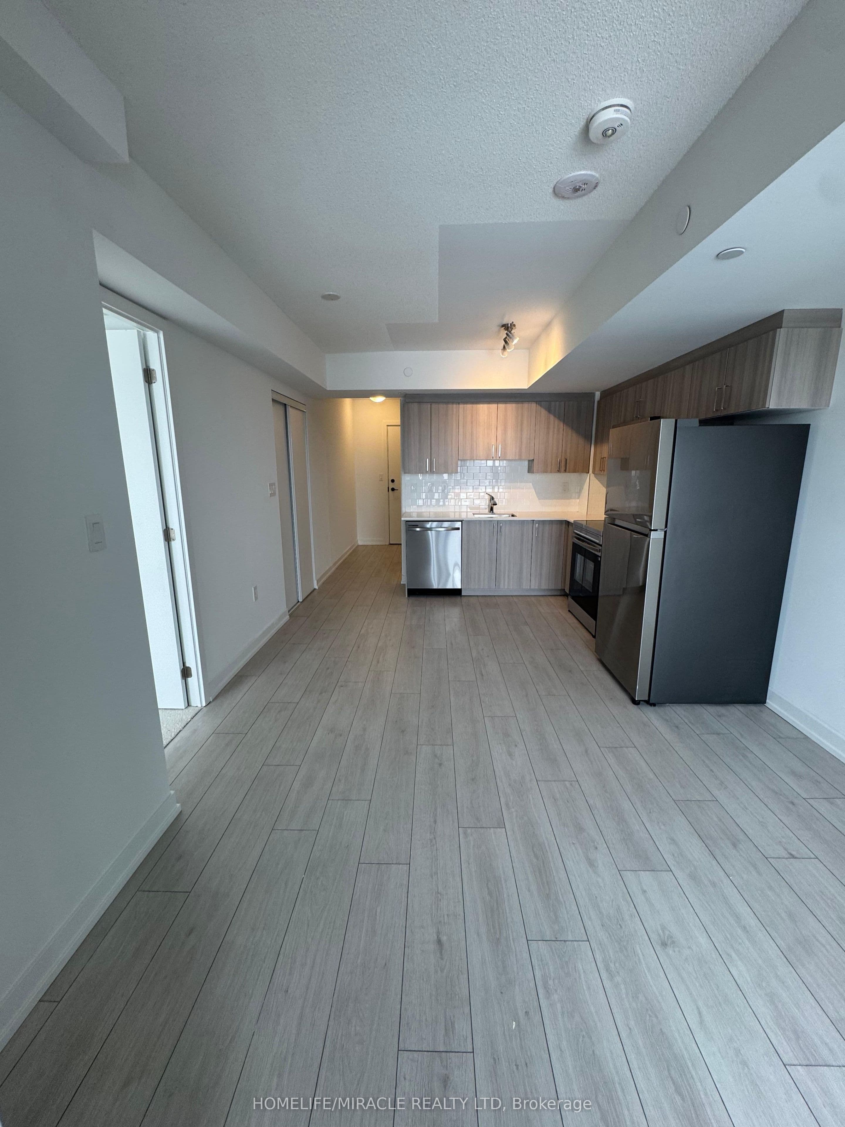 556 Marlee Avenue #621 — featured photograph