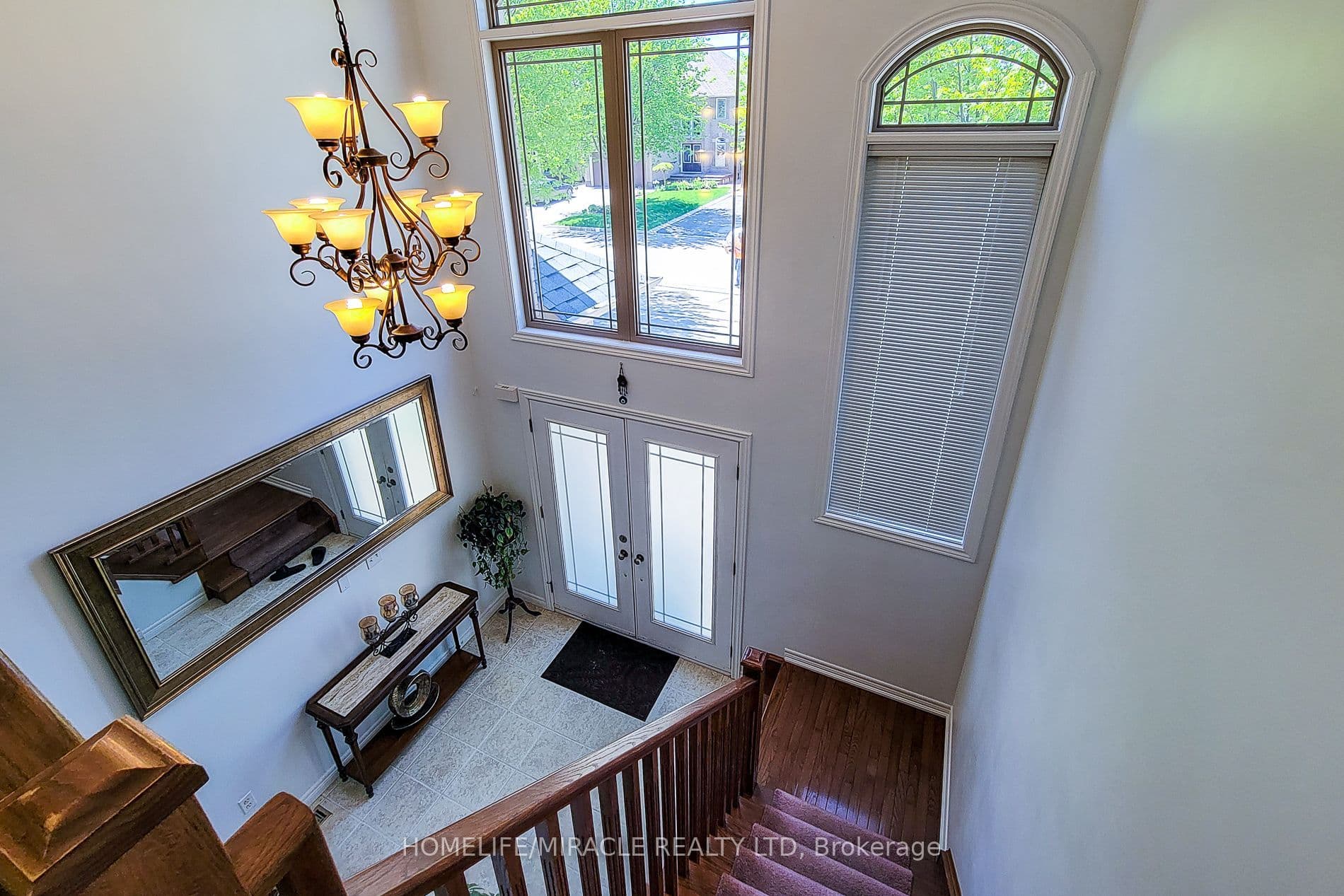 197 Cloverleaf Drive — photograph 4