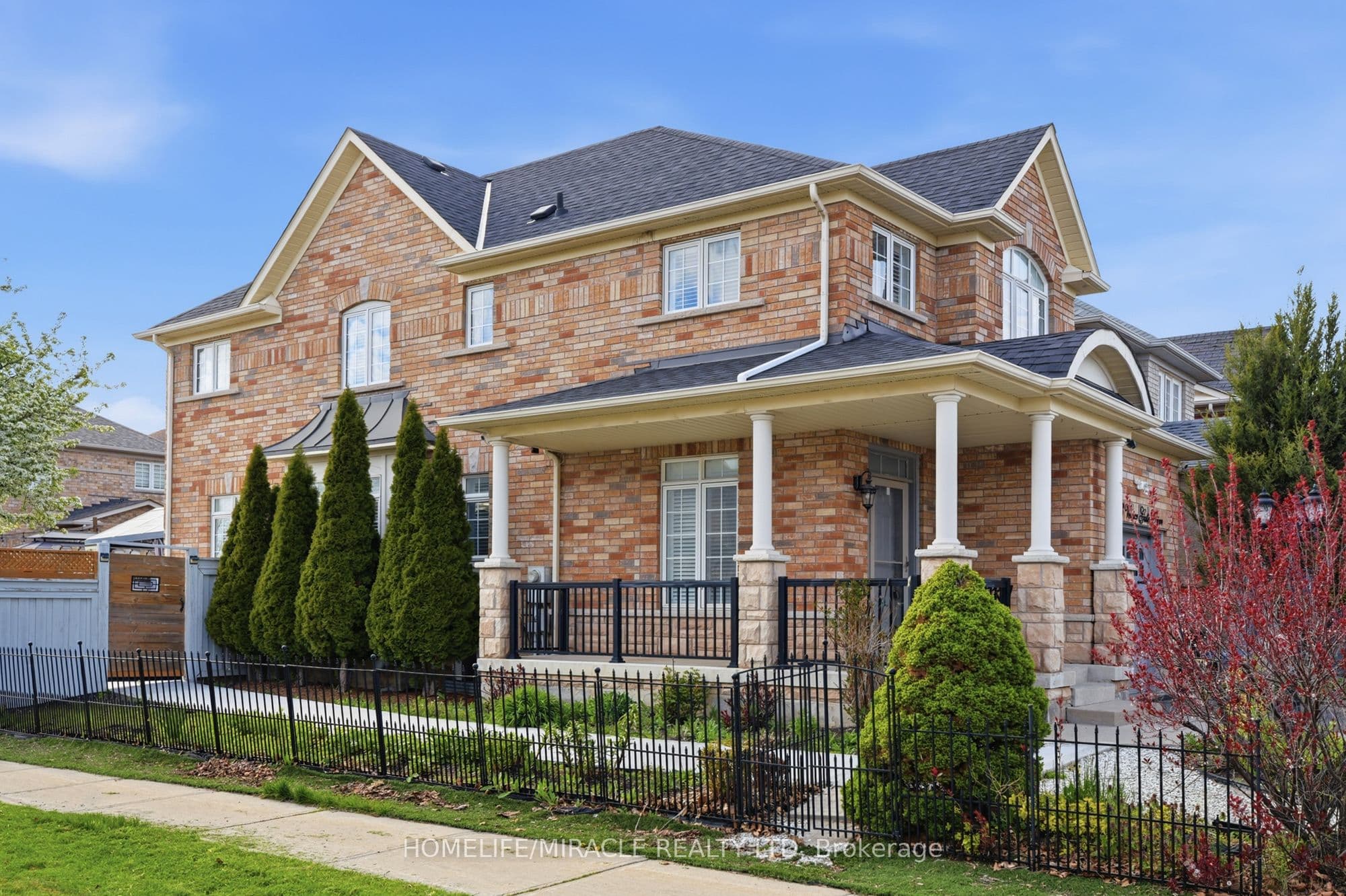 243 Venice Gate Drive — photograph 3