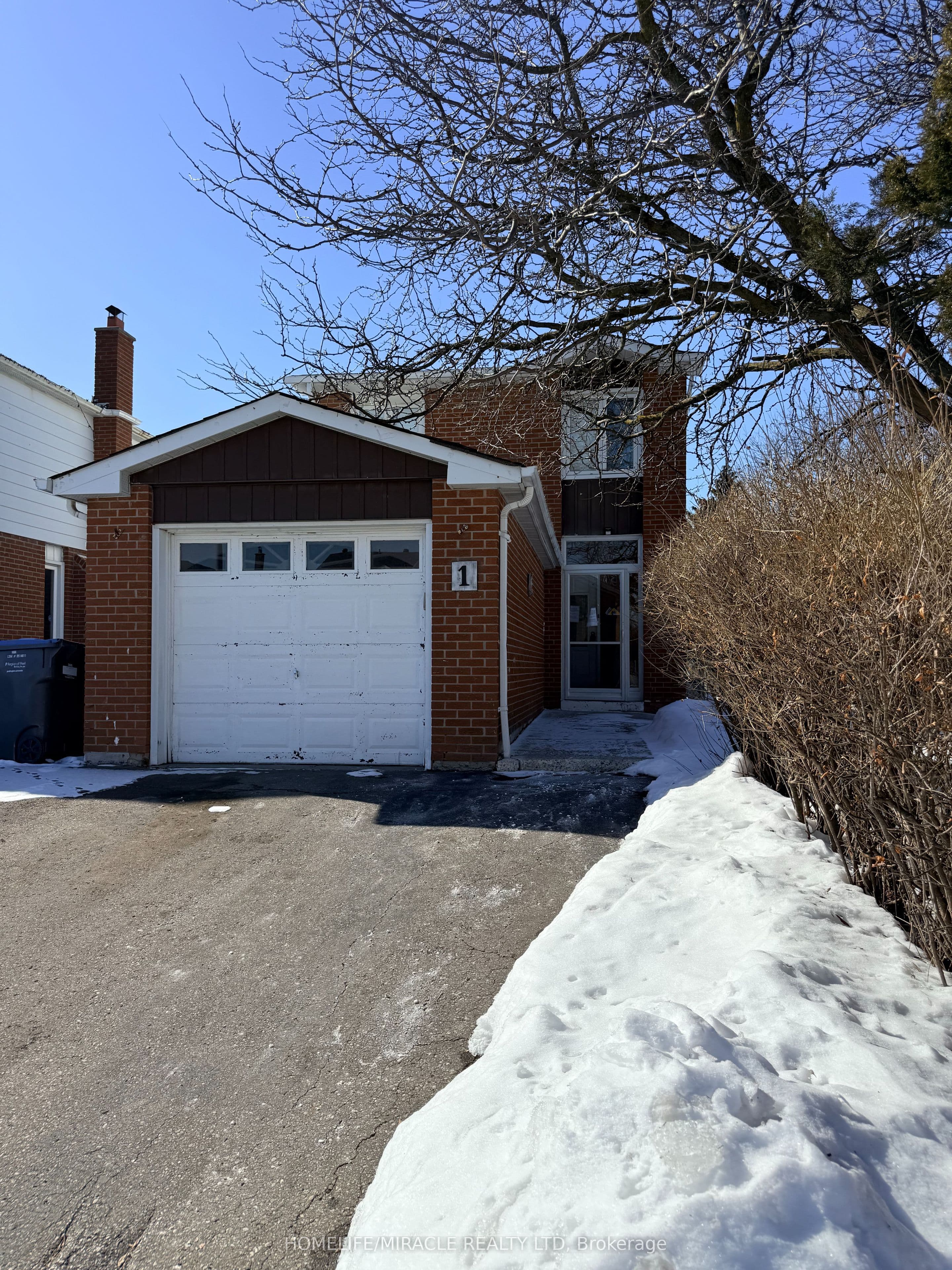1 Hudson Drive — photograph 2