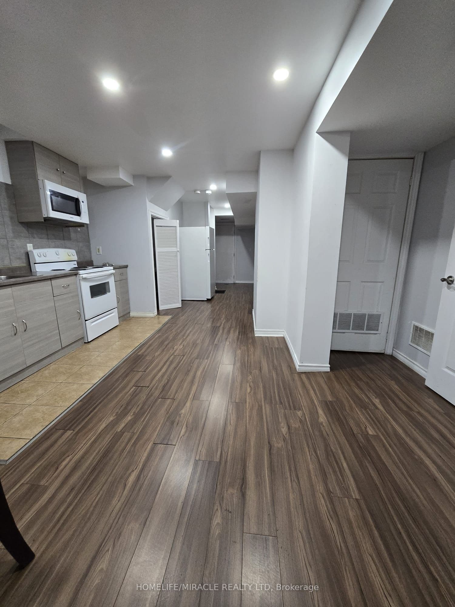 21 Chalkfarm Crescent #Basement — photograph 2