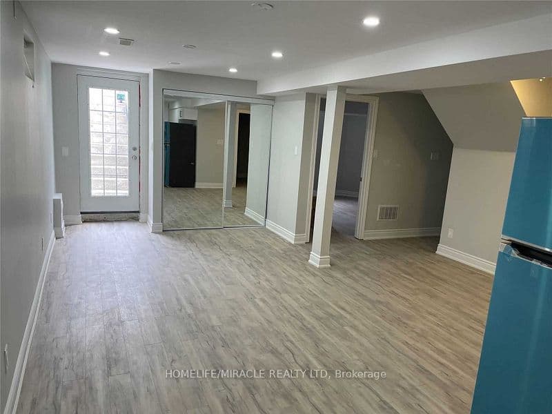 76 Jack Rabbit Crescent — photograph 4
