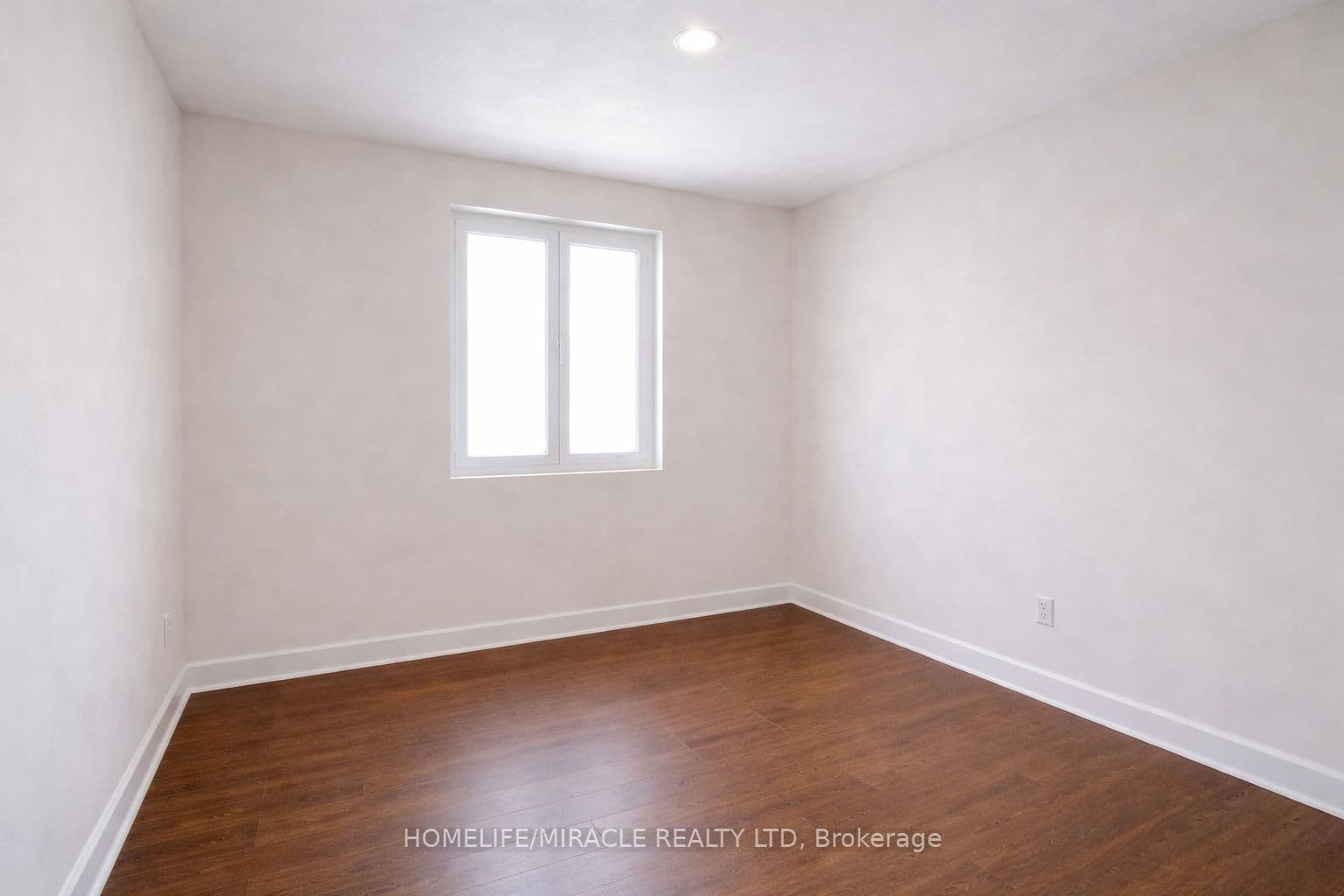 4555 14th Avenue — photograph 4