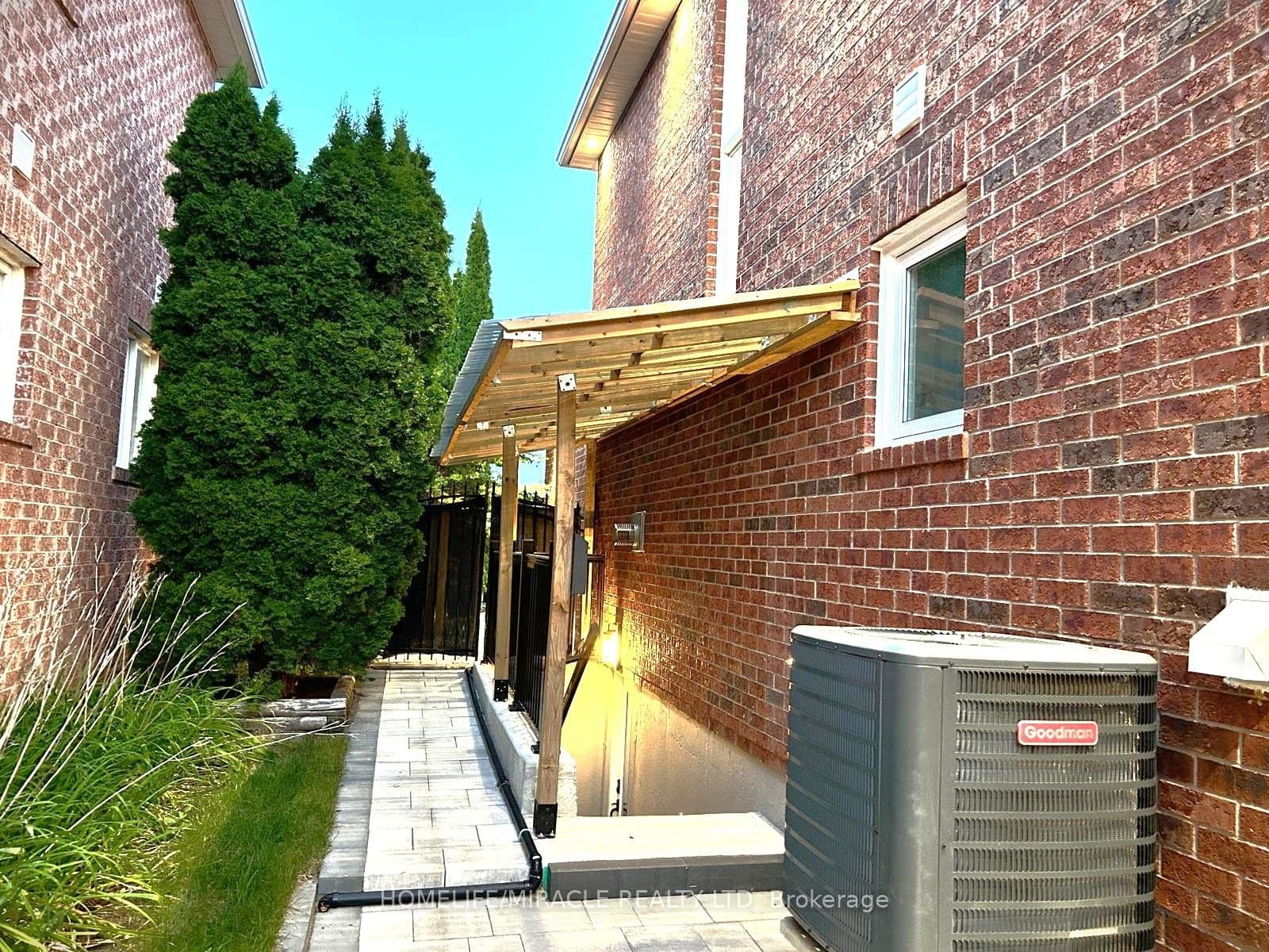 11 Berkshire Court #Bsmt — featured photograph