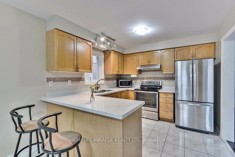 34 Ridgemore Crescent — photograph 4