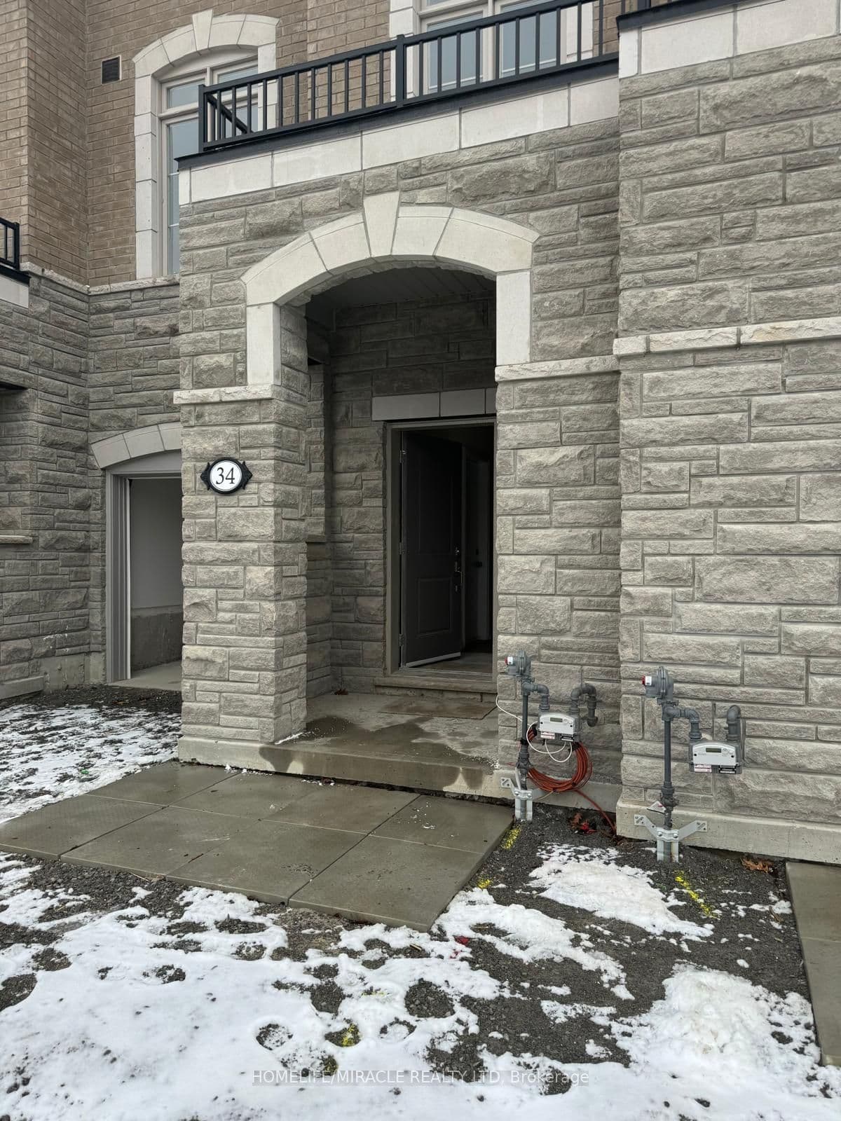 34 Coote Court — featured photograph