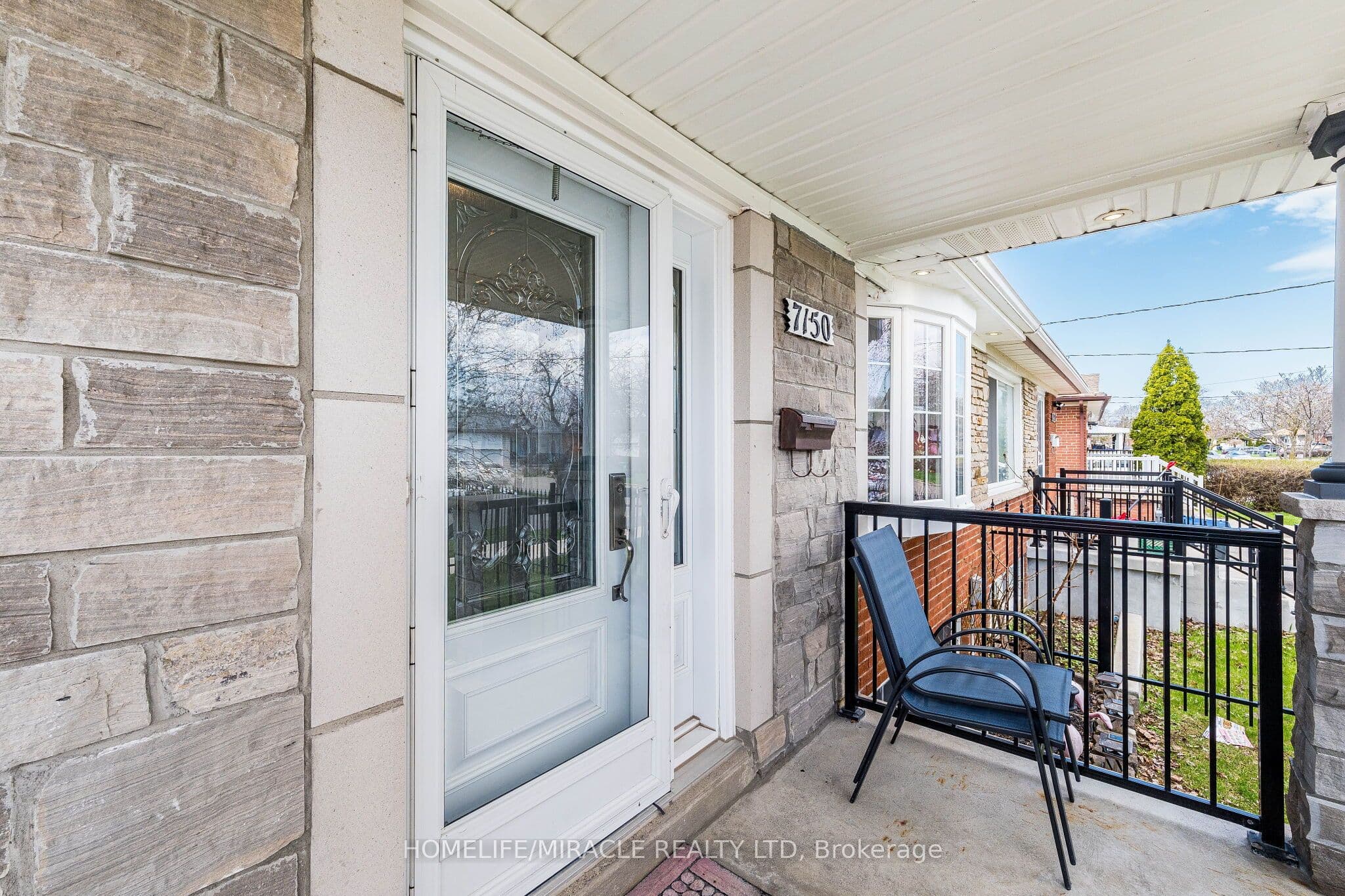 7150 Harwick Drive — photograph 3