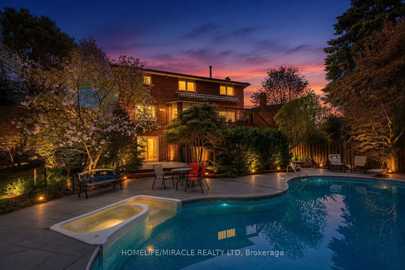 2023 Jacamar Court — photograph 2