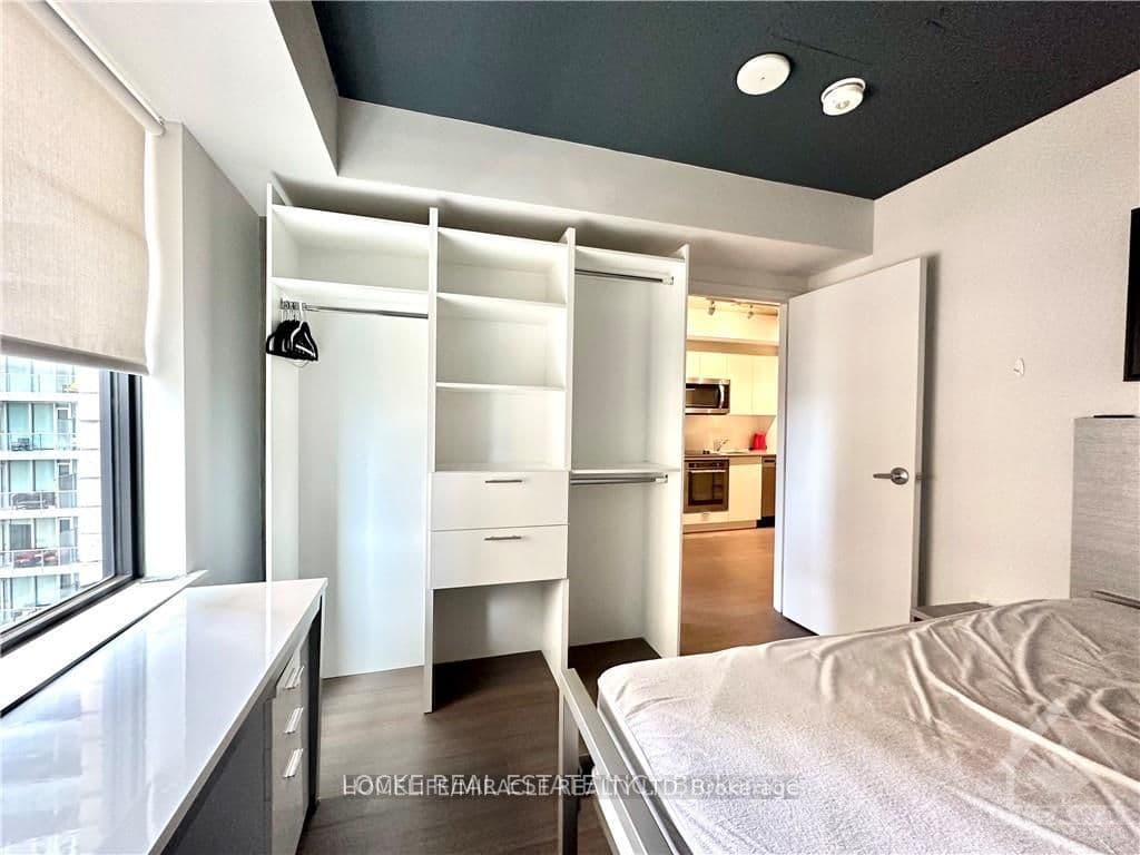 105 Champagne Avenue #1610 — photograph 5