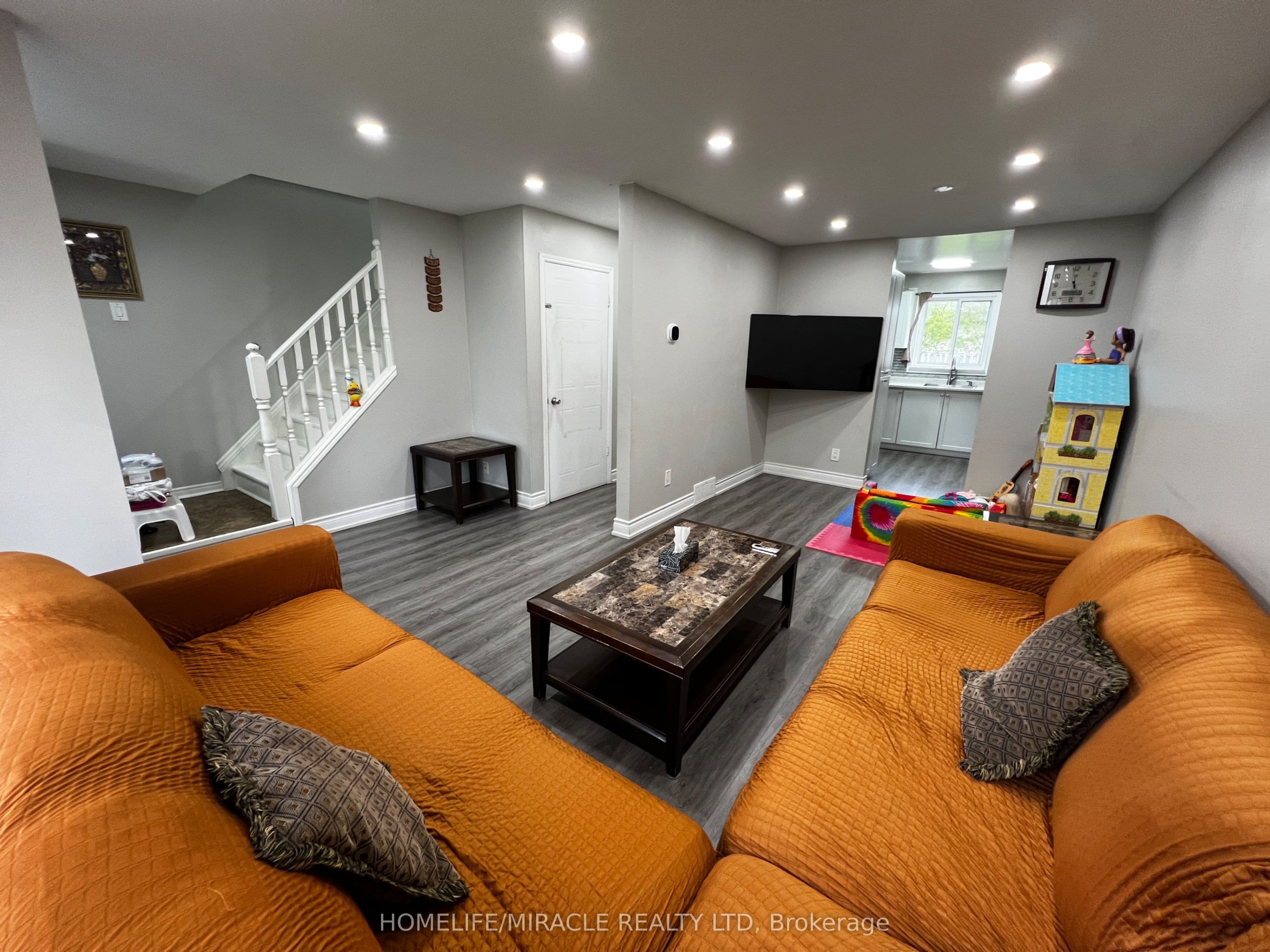 14 Moreau Crescent — photograph 4