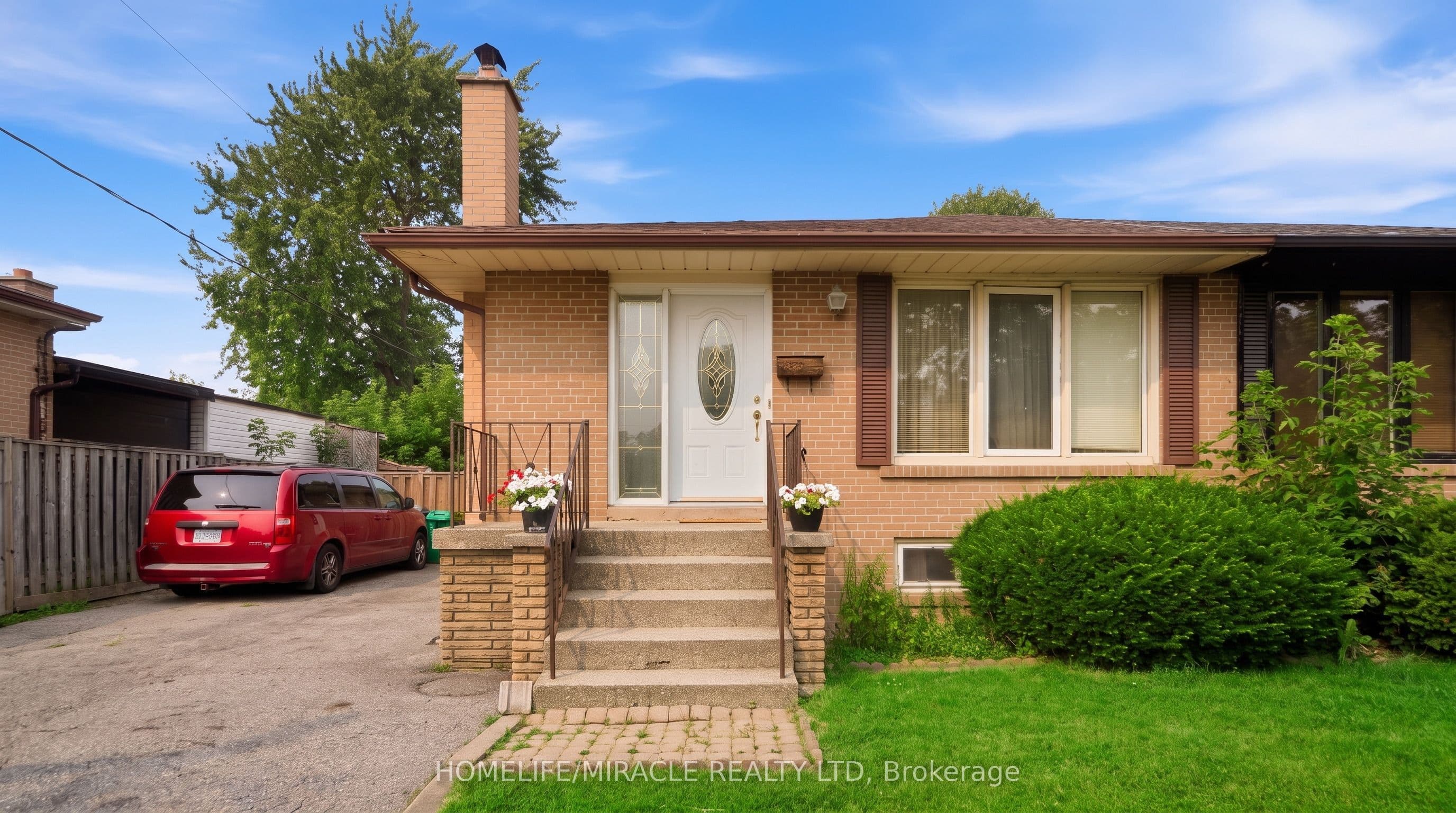 Rare Bungalow In Quiet Malton Court