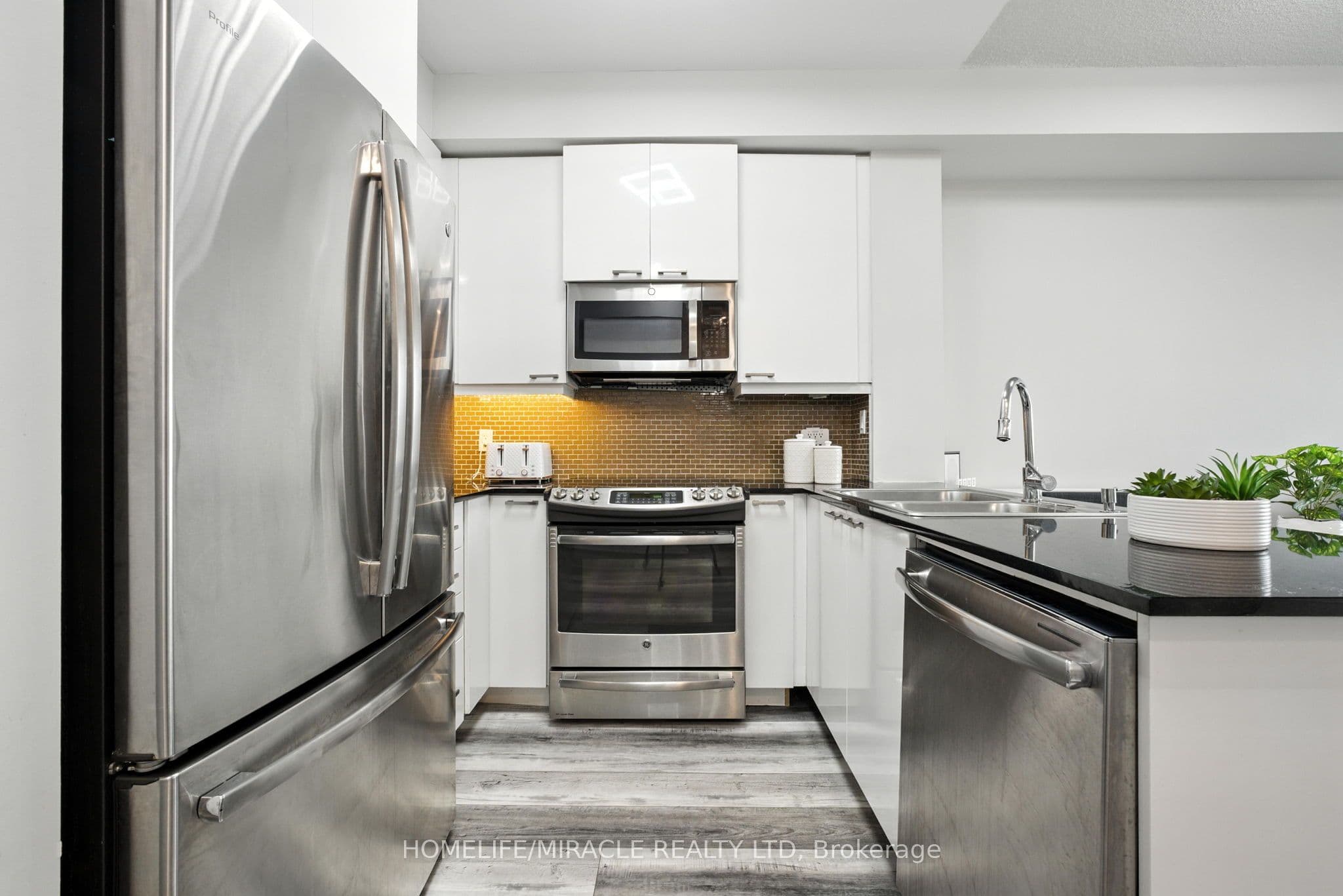 1328 Birchmount Road #607 — photograph 3