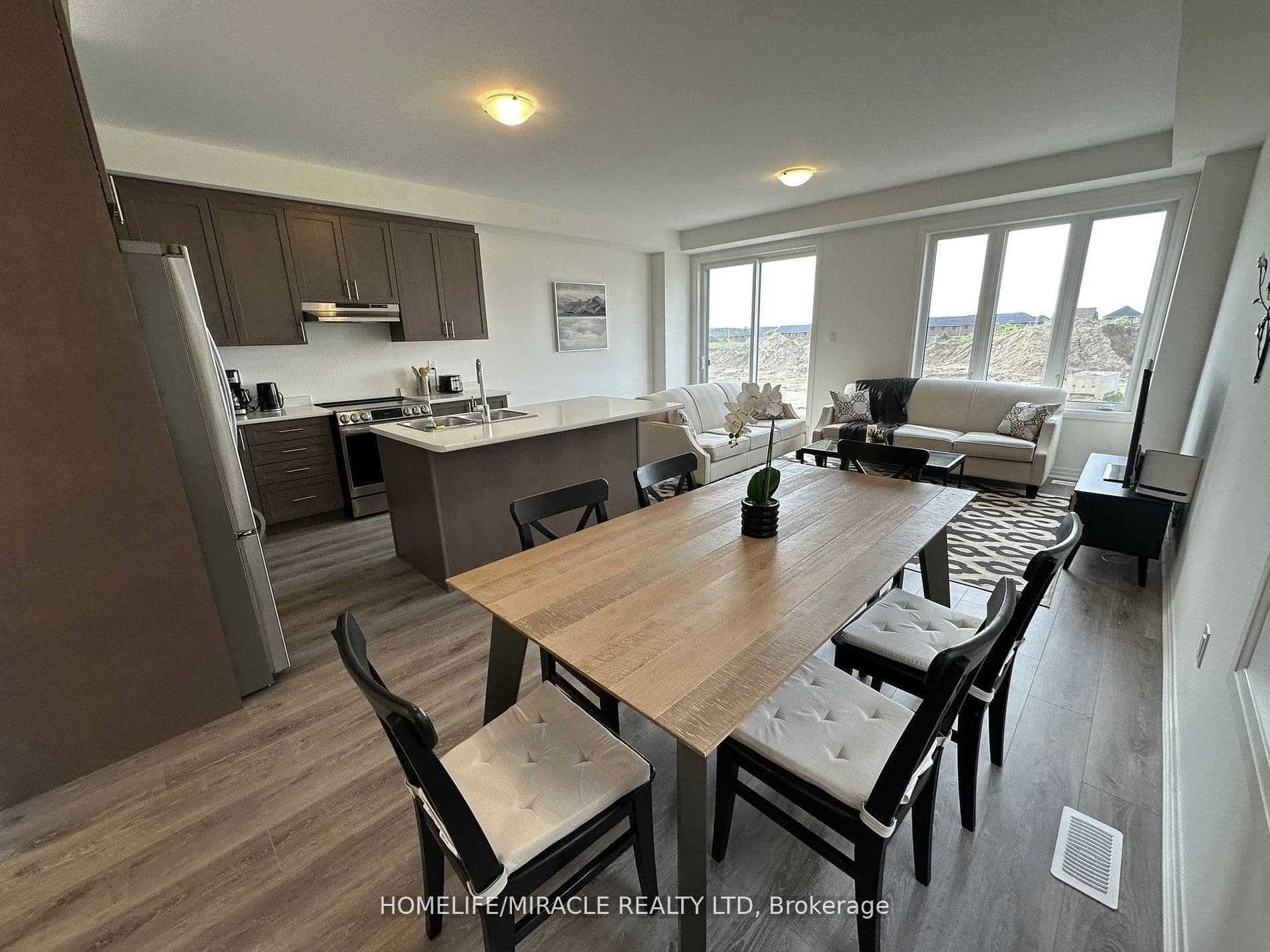 41 Sagewood Avenue — photograph 4