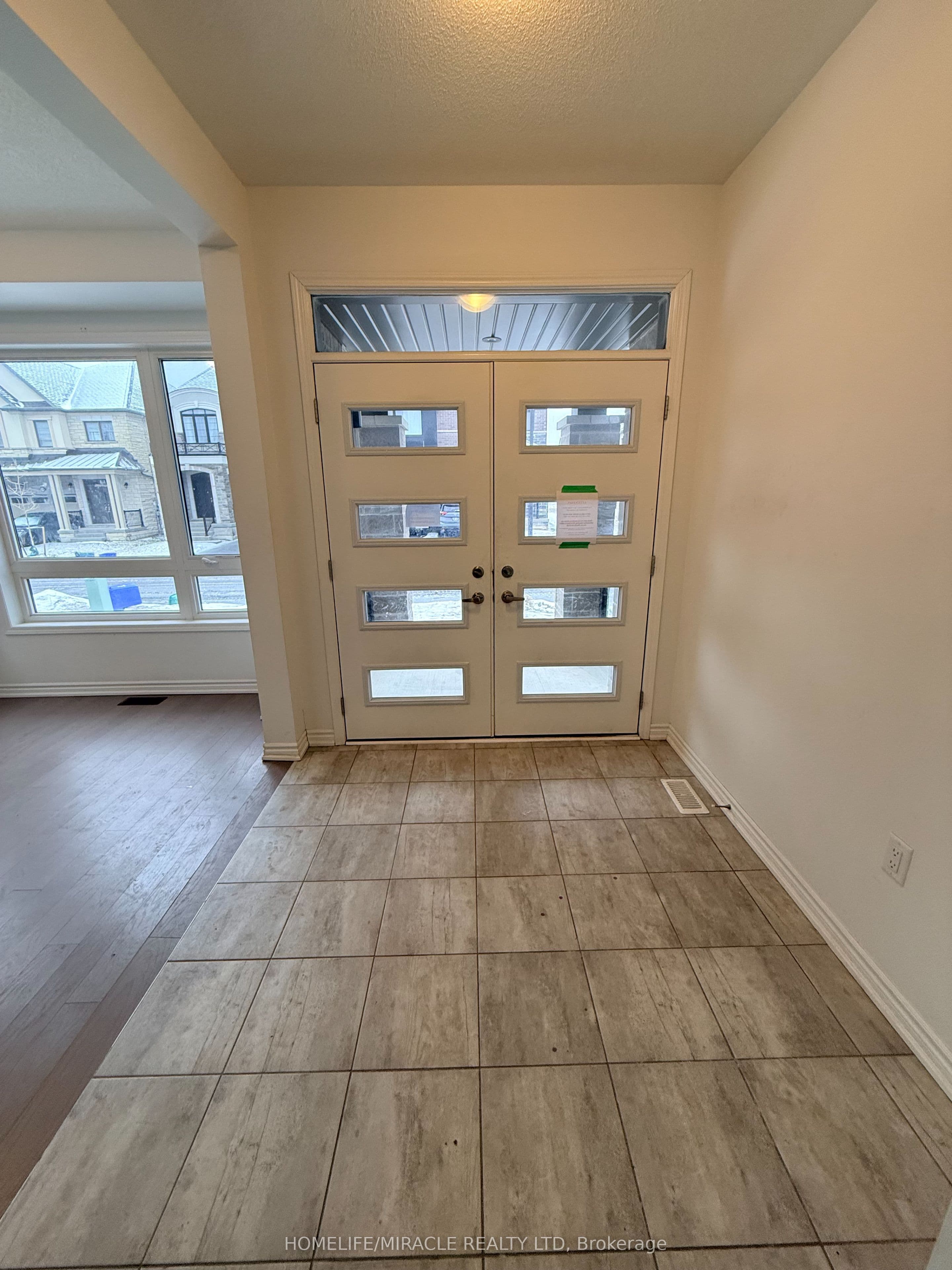 1421 Swallowtail Lane — photograph 4