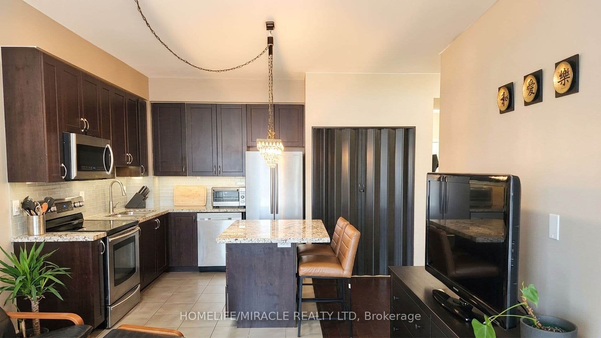 1940 Ironstone Drive #425 — photograph 4