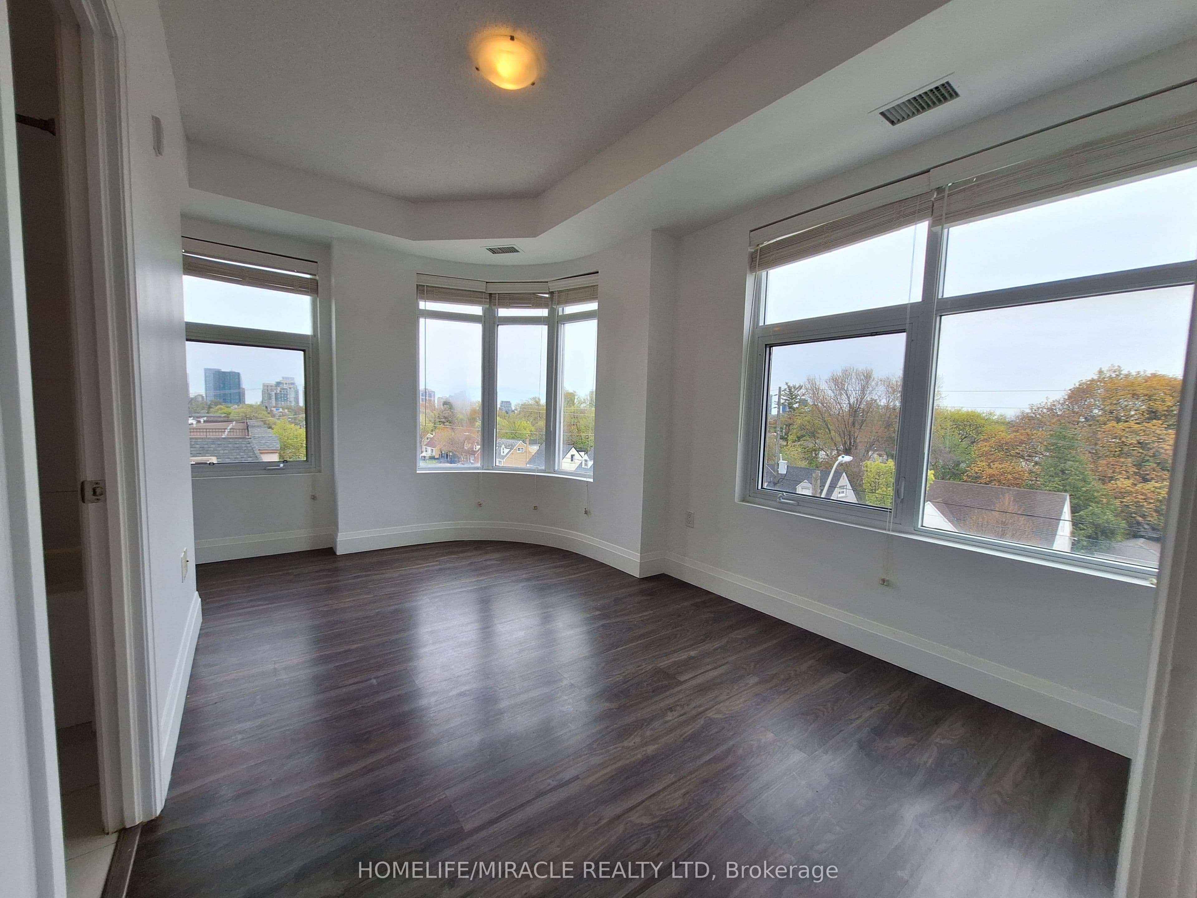 222 Finch Avenue #412 — photograph 2