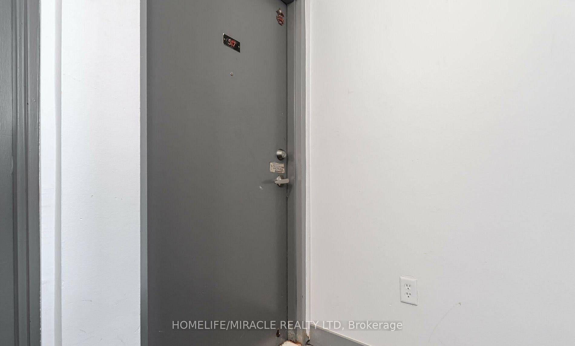 4673 Jane Street #517 — photograph 2