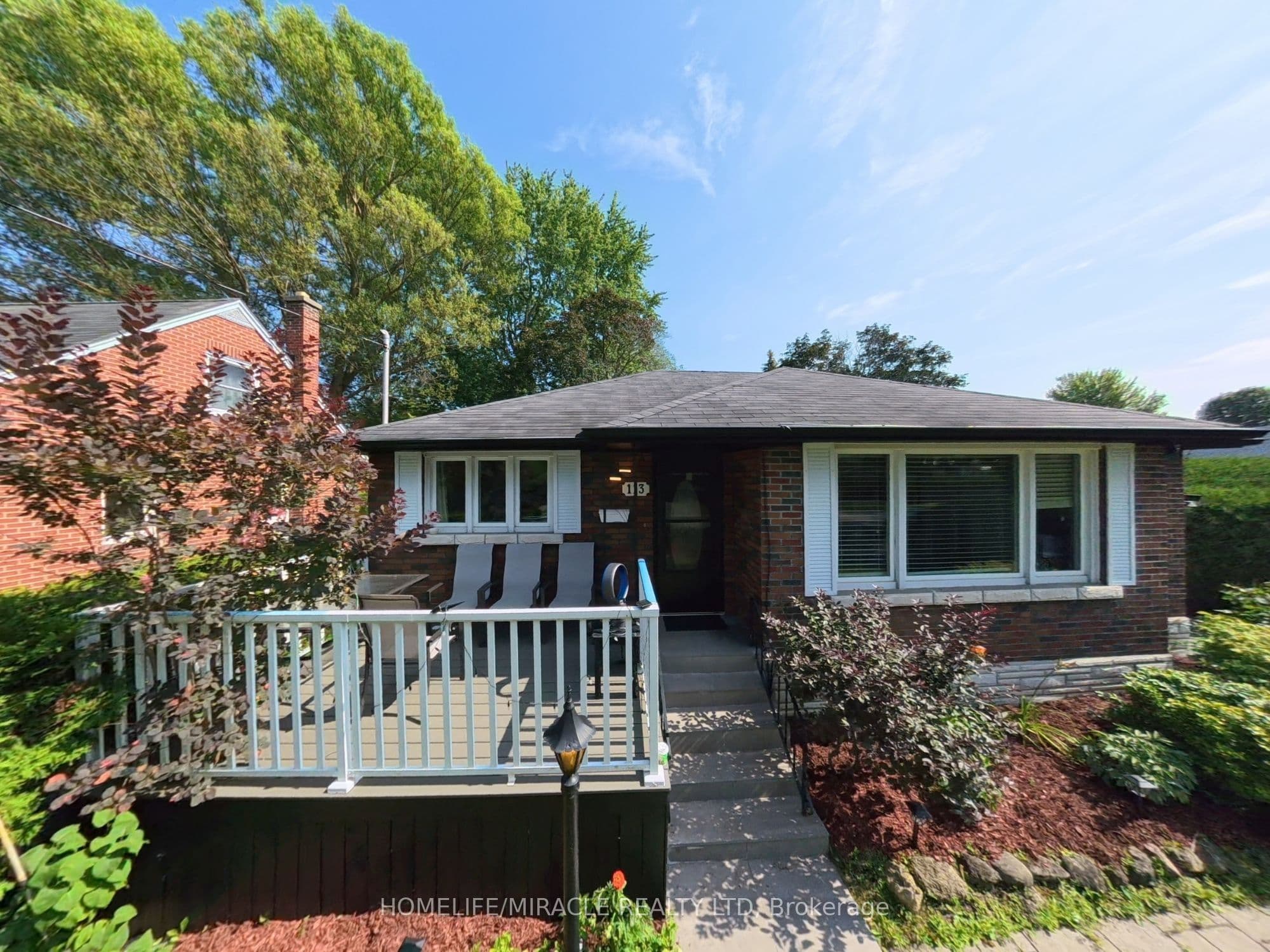 113 Pontiac Avenue — photograph 4