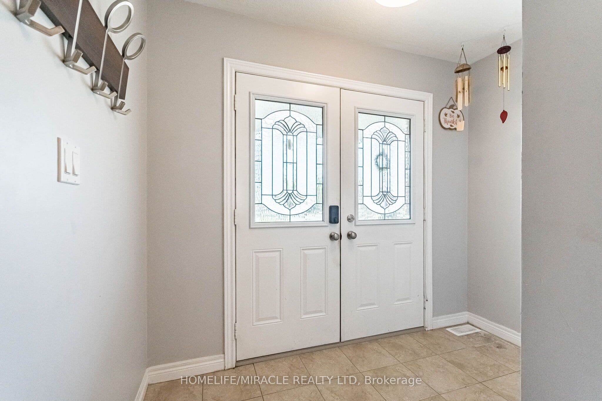 222 Pelech Crescent — photograph 5