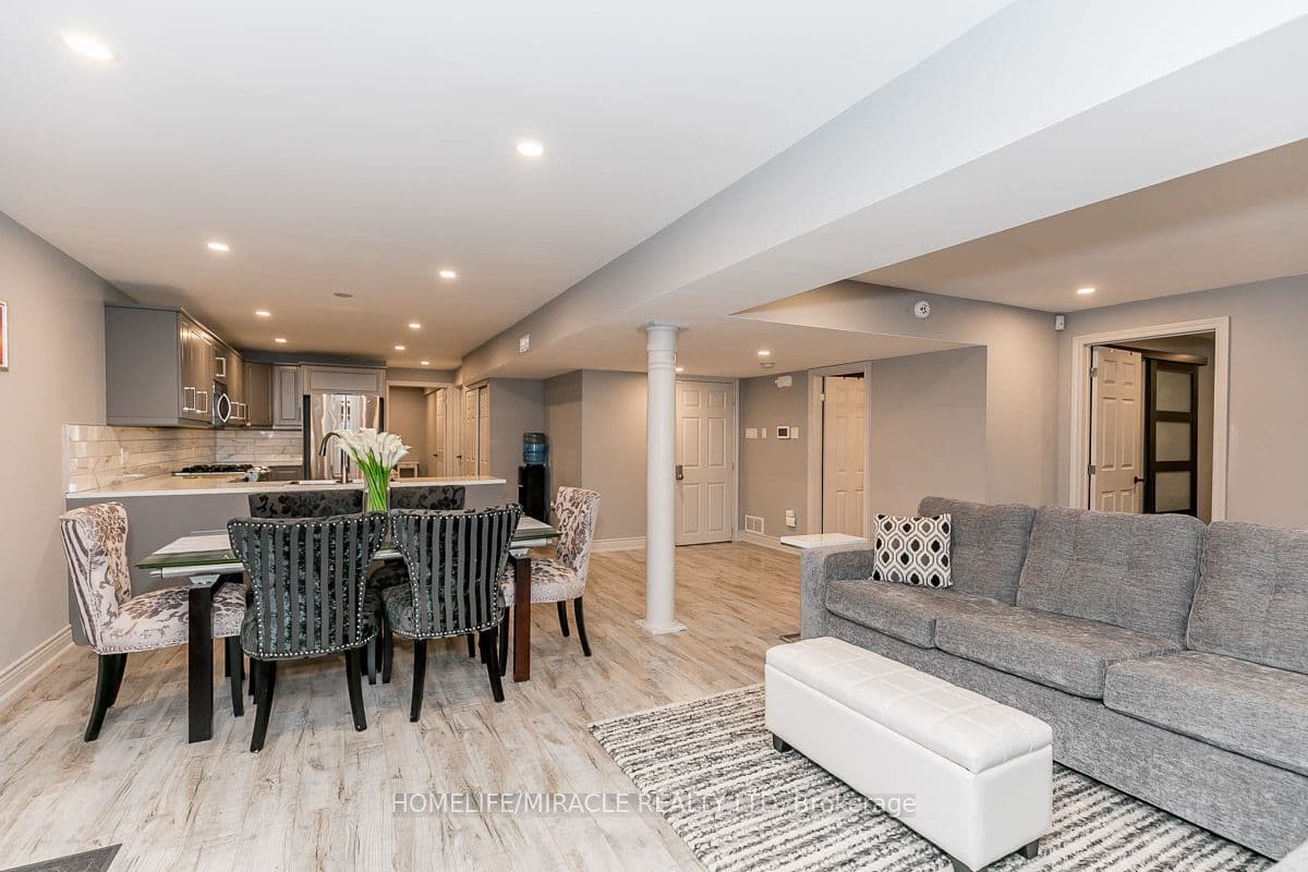 60 Edwards Drive #Basement — photograph 3