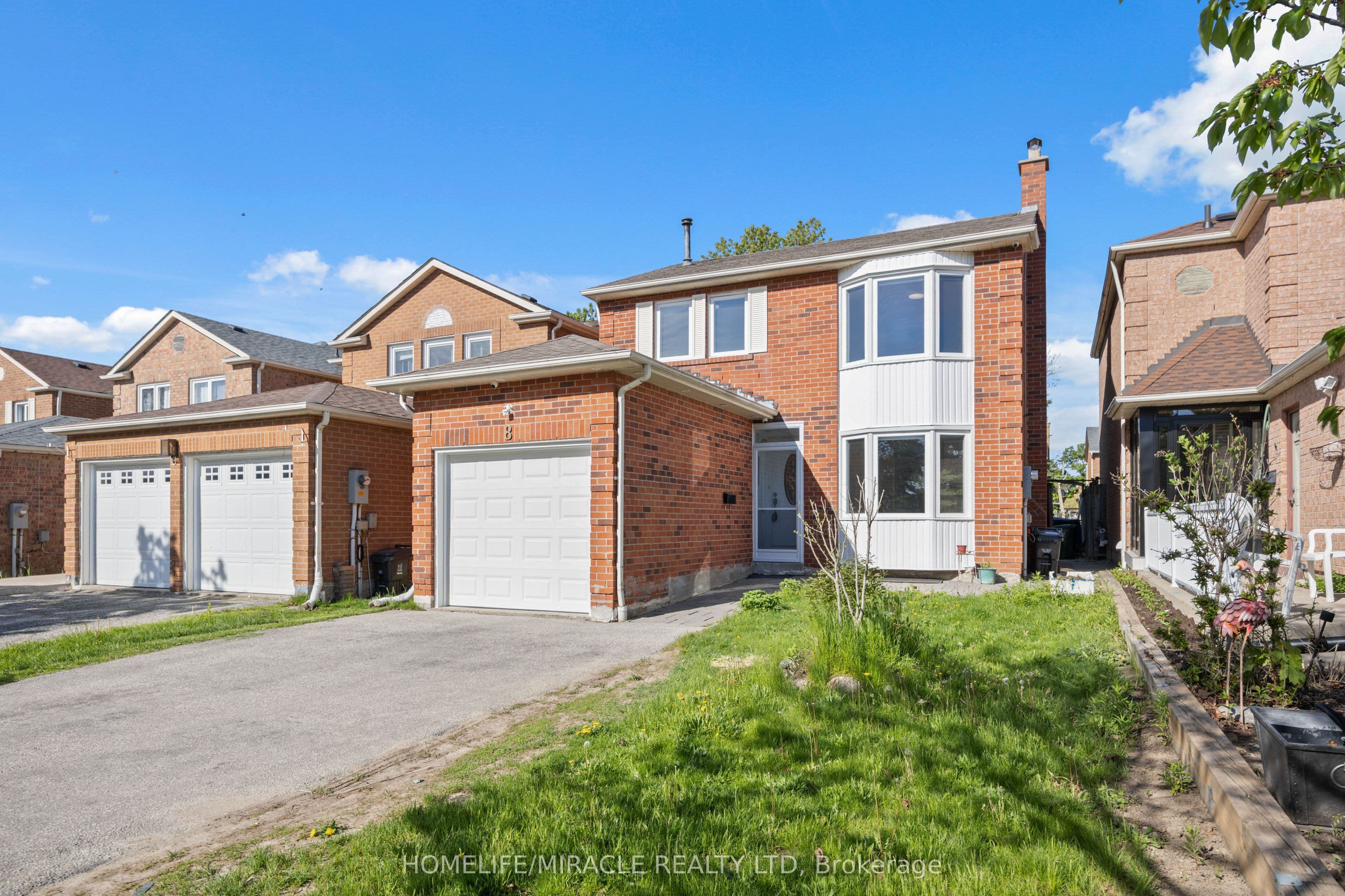 8 Lansbury Drive — photograph 3