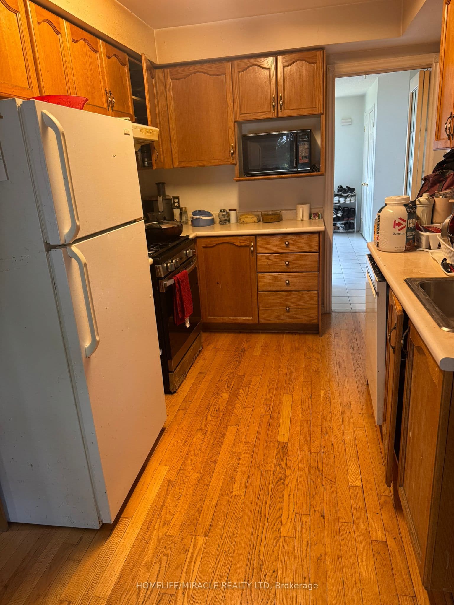 13 Morton Crescent — photograph 2