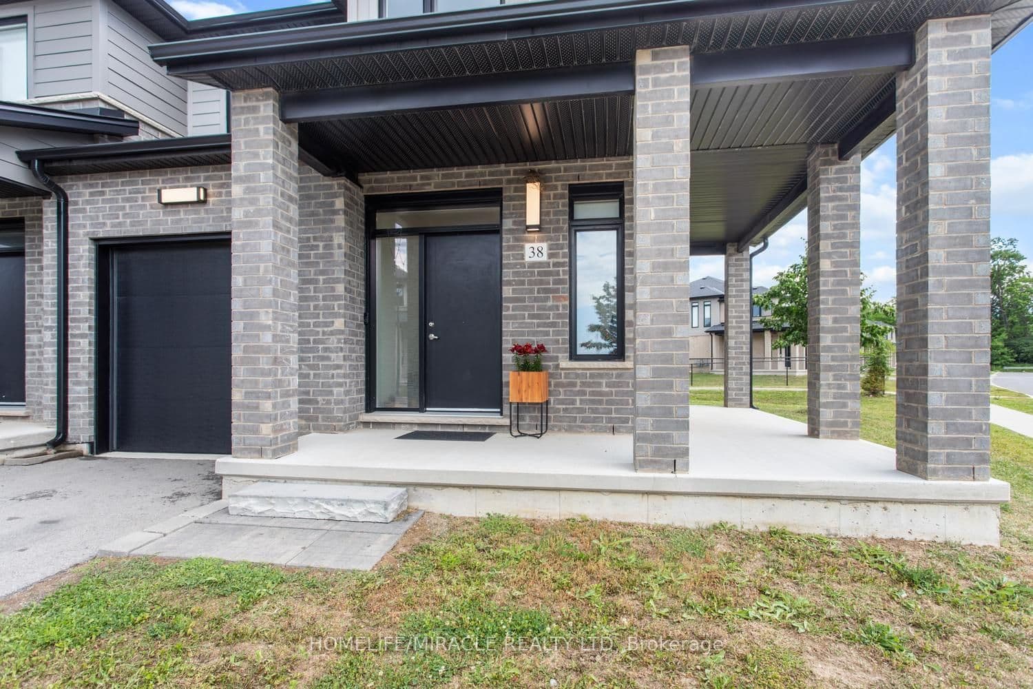3635 Southbridge Avenue #38 — photograph 4