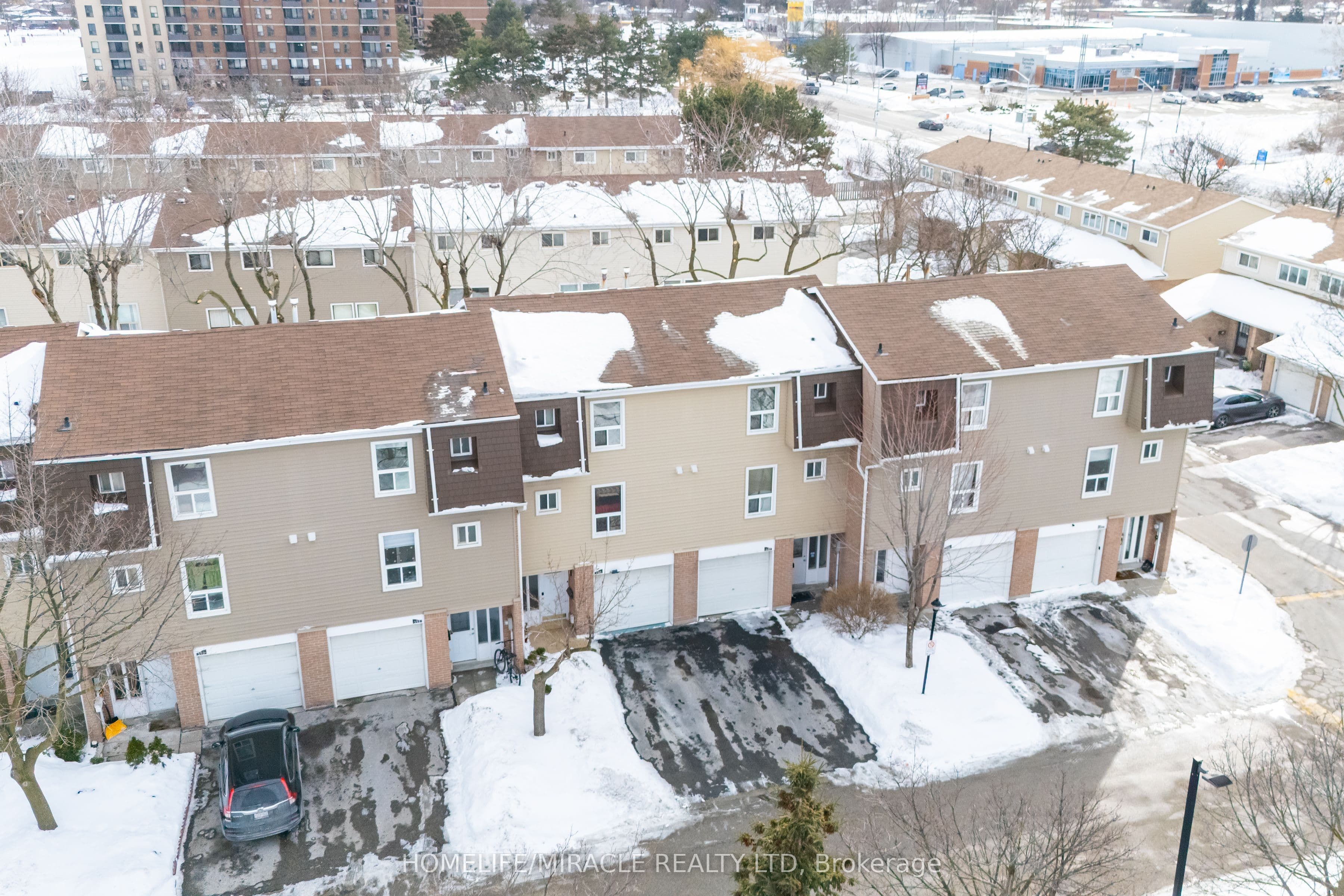 150 Enderby Crescent #150 — photograph 2