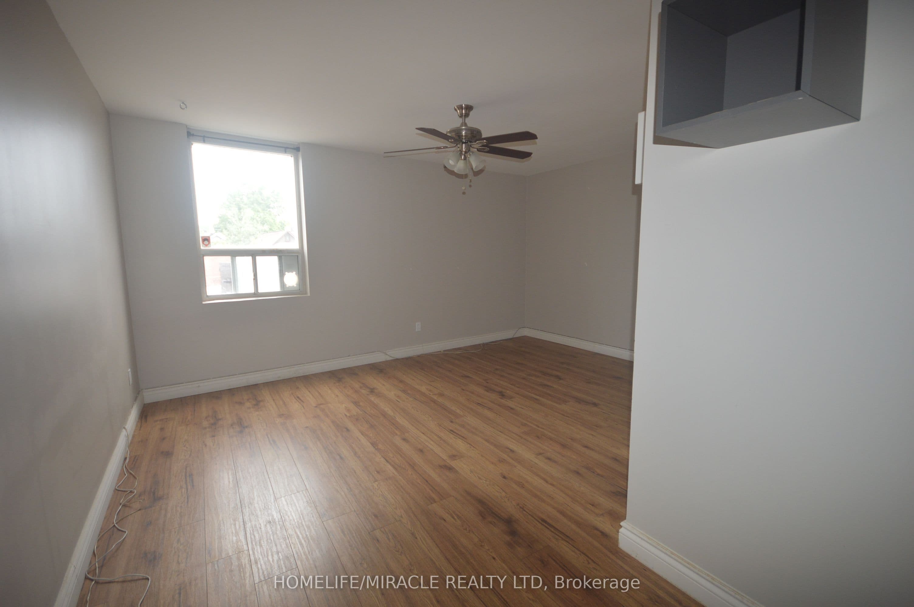 64 Holland Street #Upper #1 — featured photograph