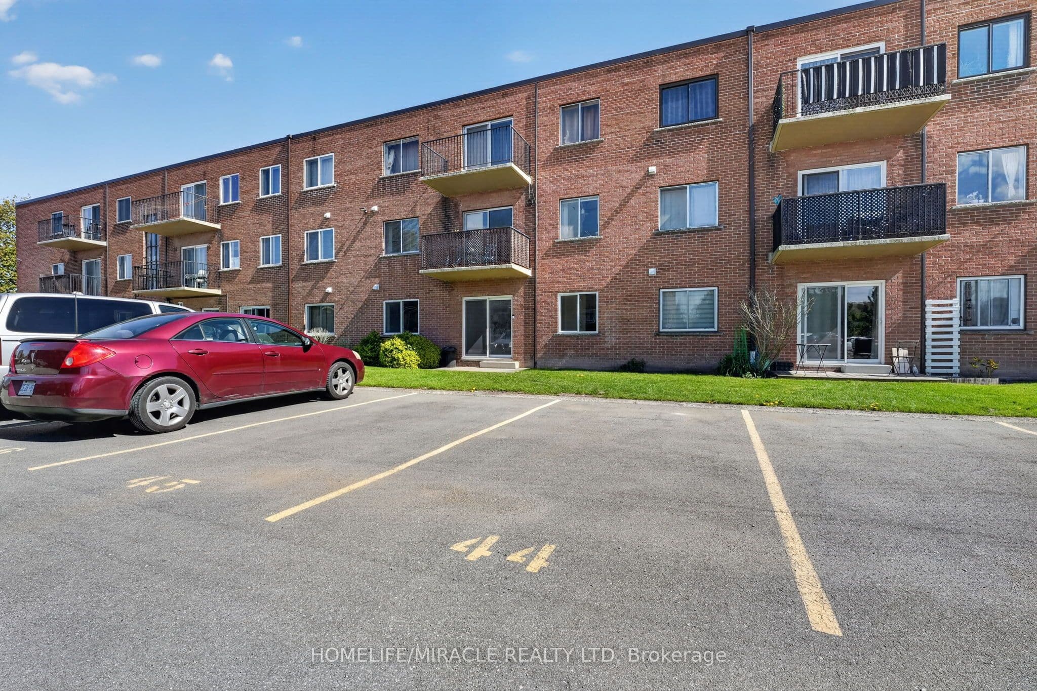 456 Carlton Street #5 — featured photograph