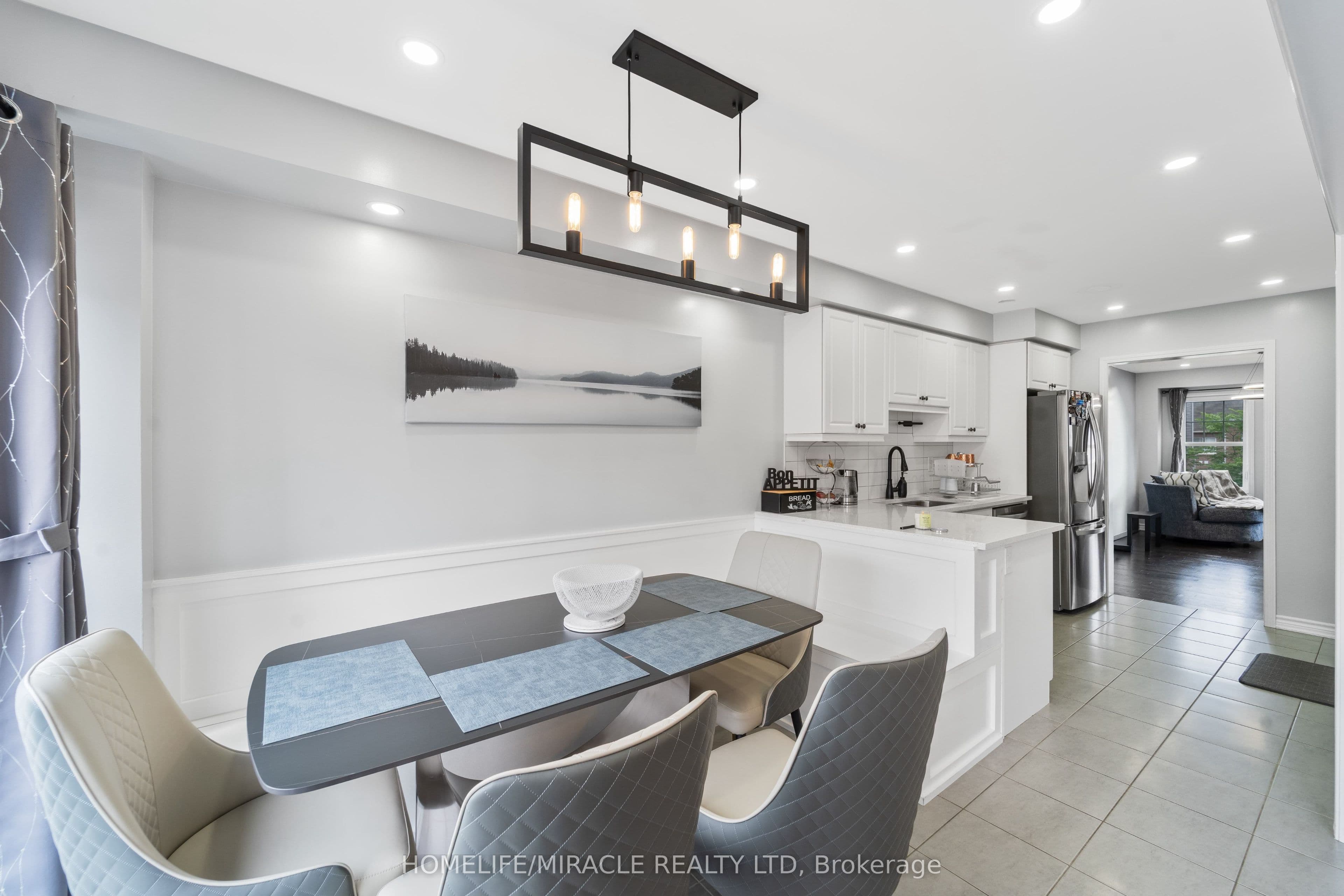 24 Metro Crescent — featured photograph