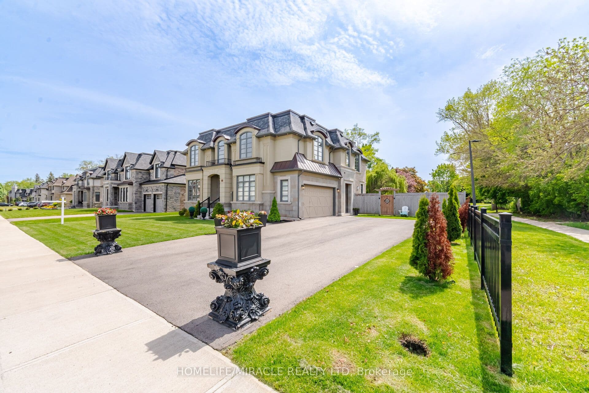225 Prince George Crescent — photograph 5