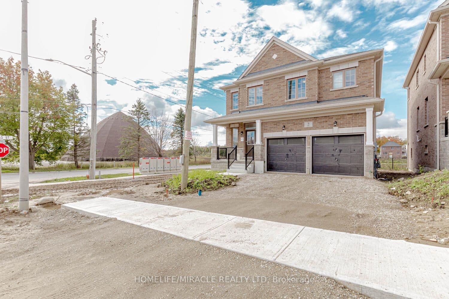 2 Doc Logheed Avenue, Southgate