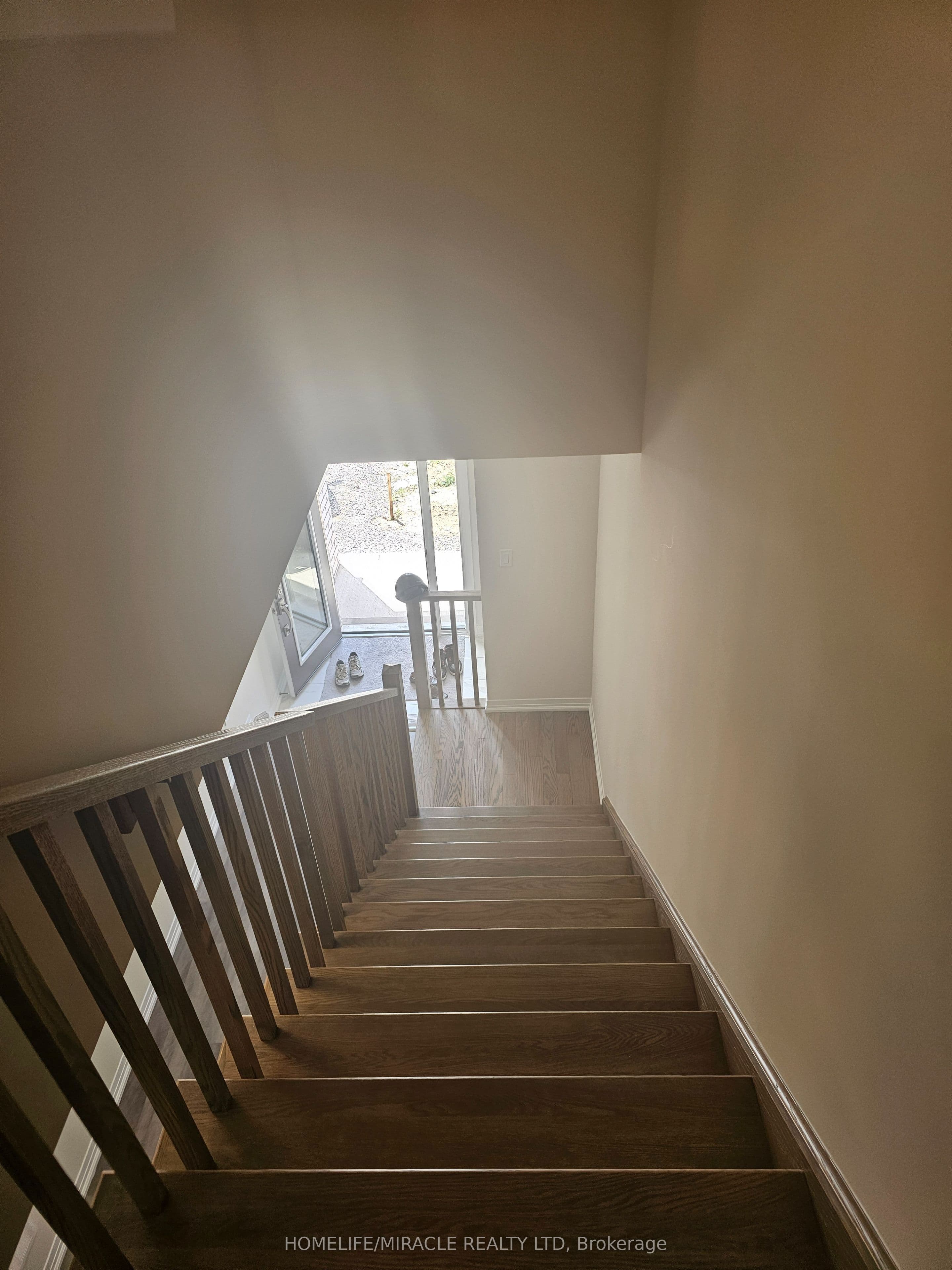 660 Colborne Street #10 — photograph 4