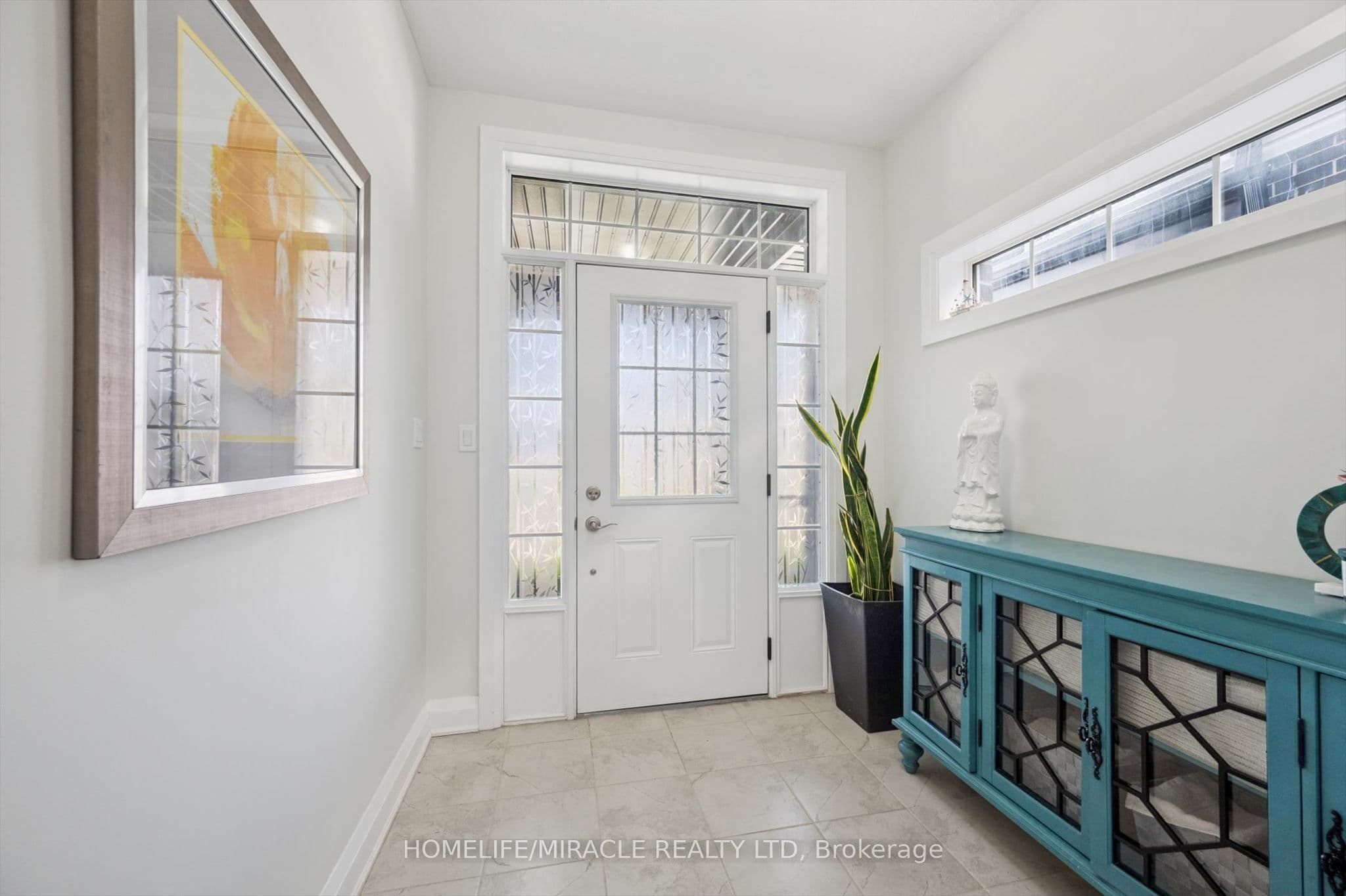 736 Wood Lily Street — photograph 2