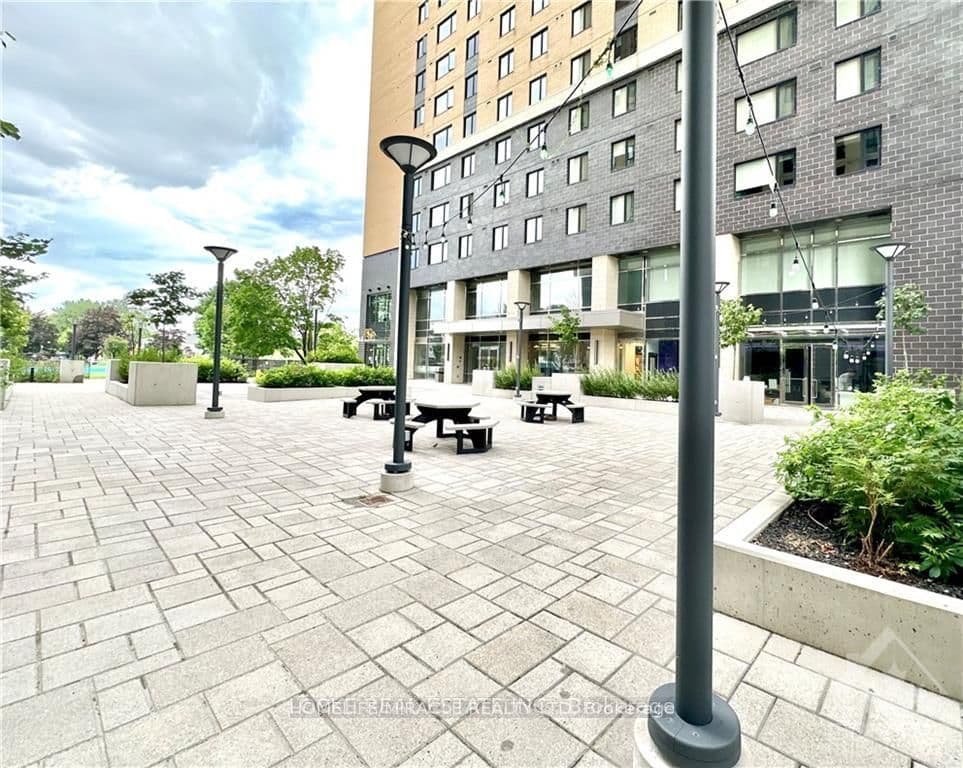 105 Champagne Avenue #1610 — photograph 4