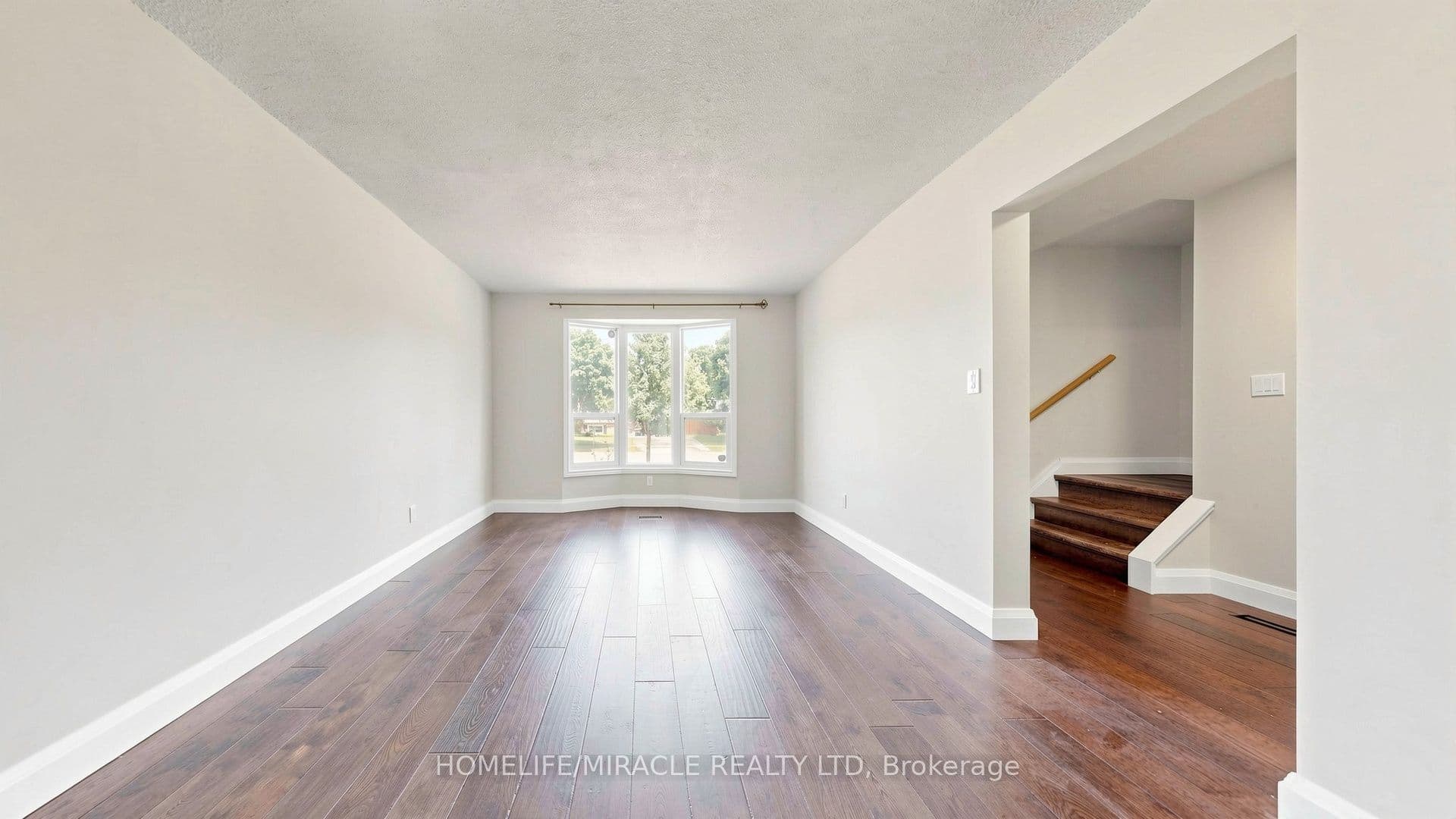 47 Viscount Road — photograph 4